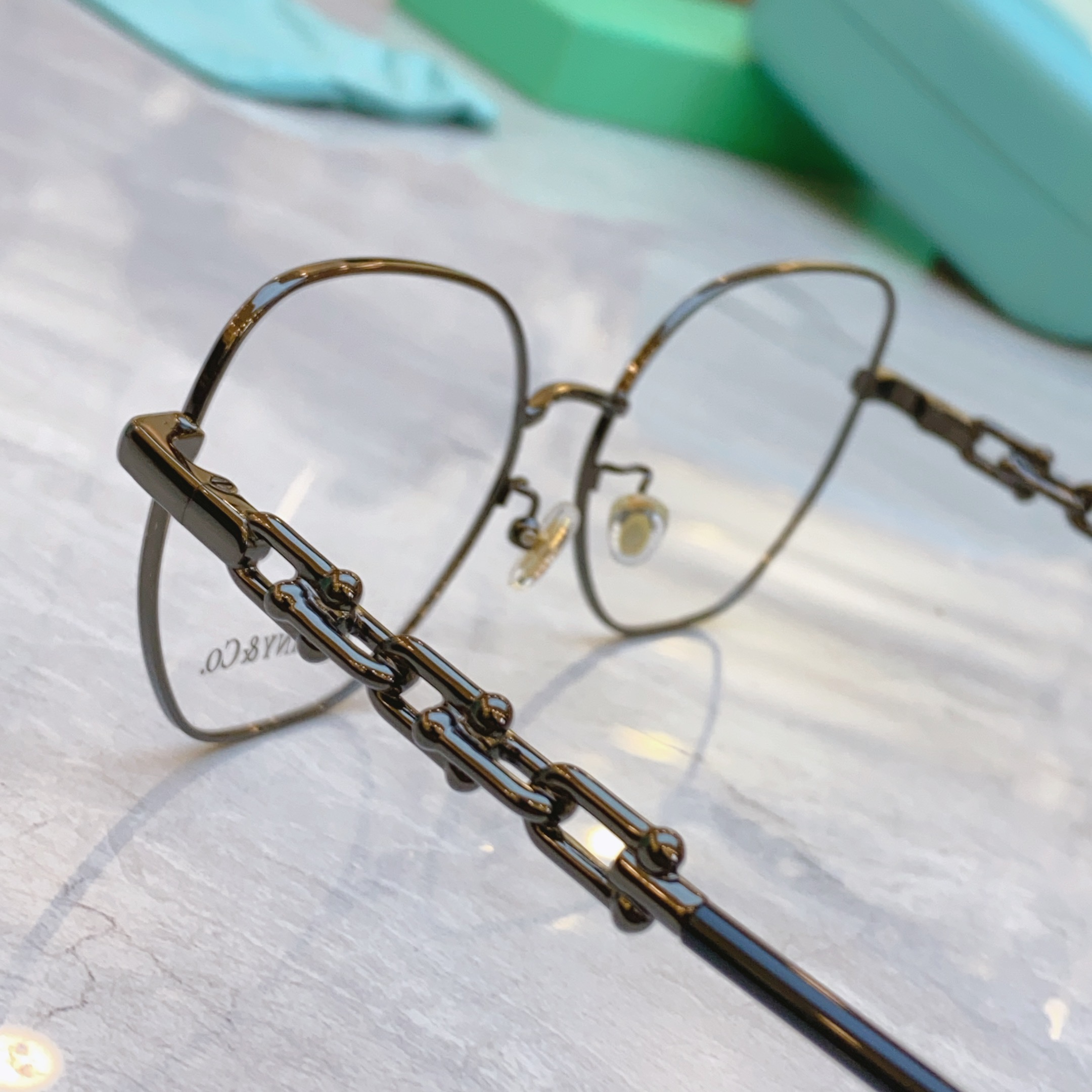 ，【Tiffany & Co.】蒂芙*尼新款太阳镜🕶️，Mod：TF1147
Size：57口17-14