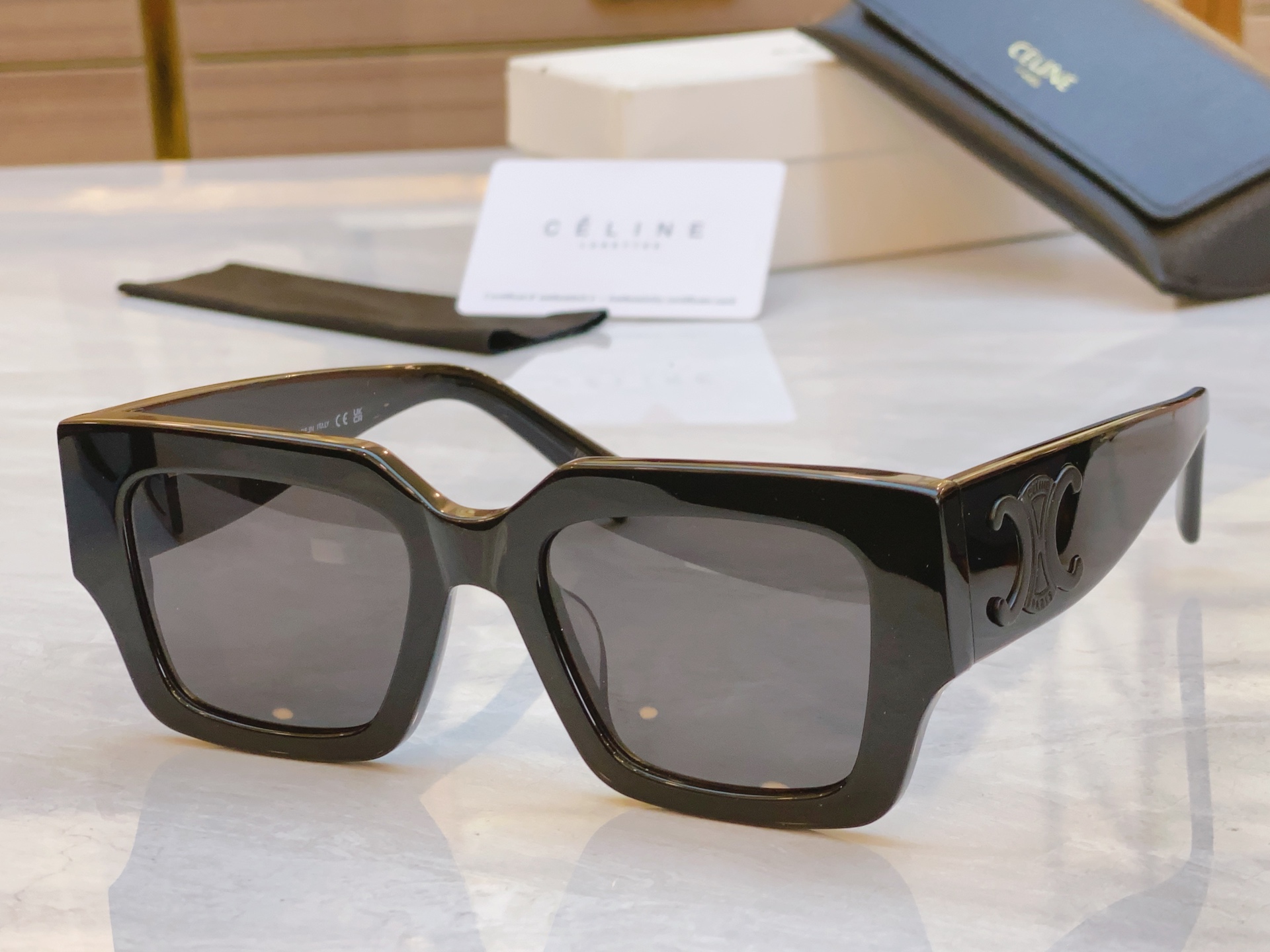 ，【CELIN*】赛*琳新款太阳镜， MODELCL40499U ，SIZE 52口21-145