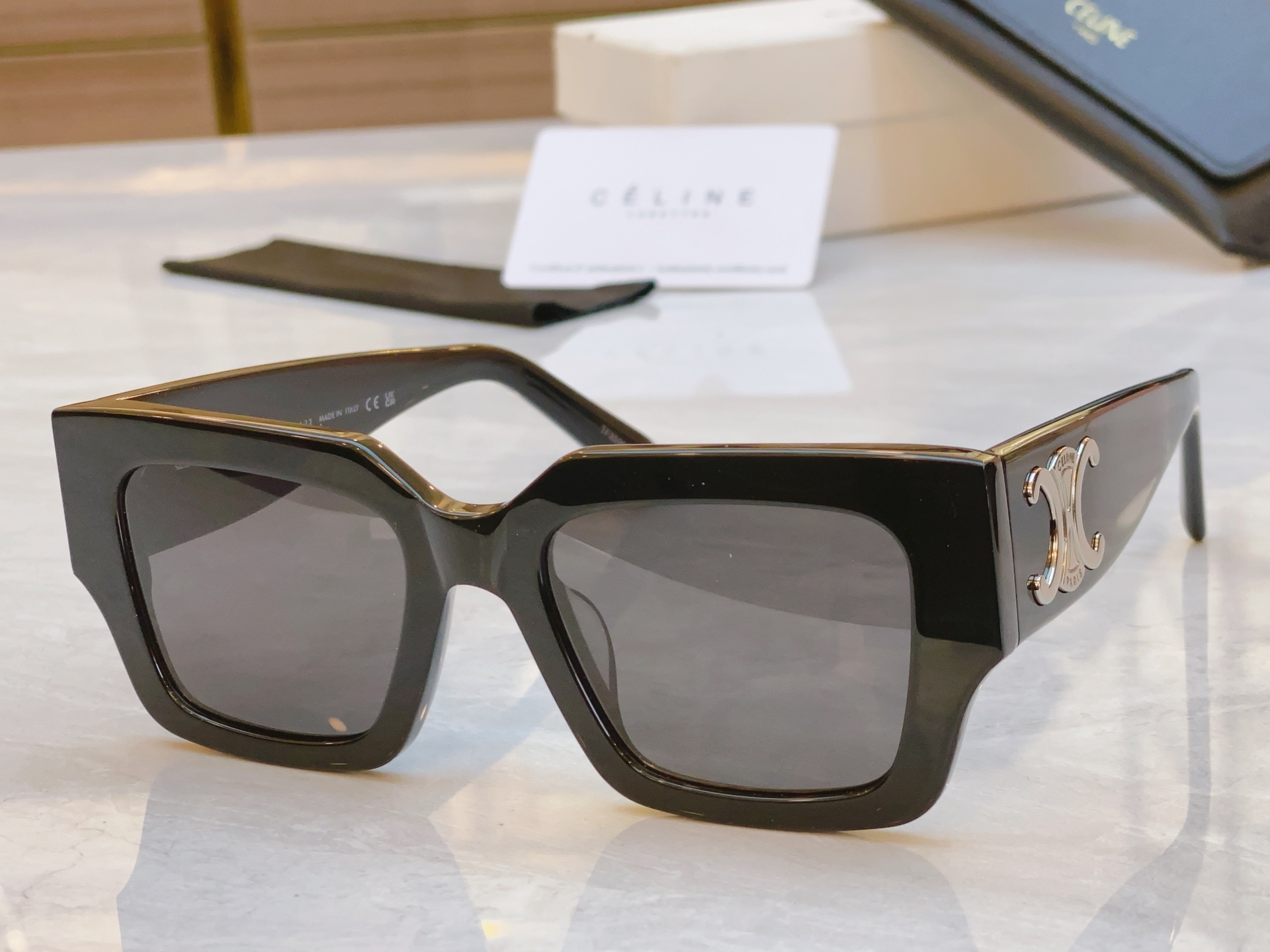 ，【CELIN*】赛*琳新款太阳镜， MODELCL40499U ，SIZE 52口21-145
