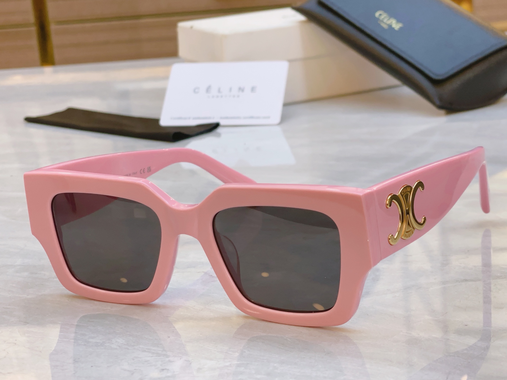 ，【CELIN*】赛*琳新款太阳镜， MODELCL40499U ，SIZE 52口21-145