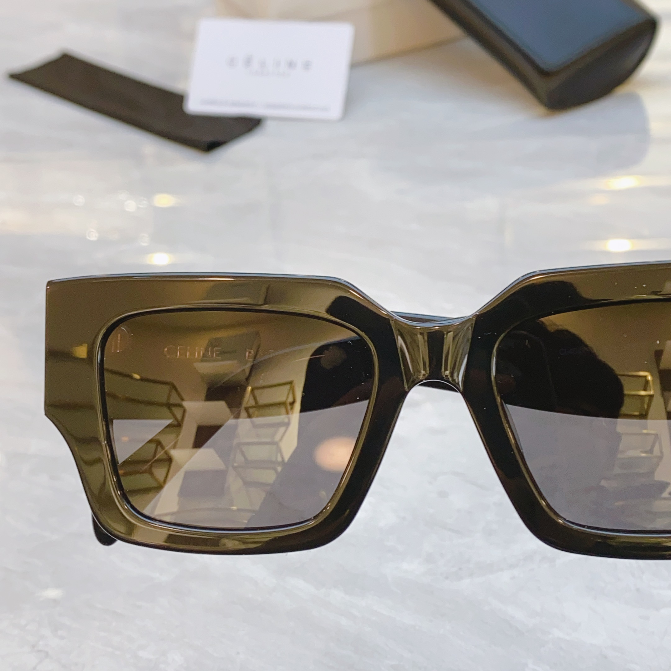 ，【CELIN*】赛*琳新款太阳镜， MODELCL40499U ，SIZE 52口21-145