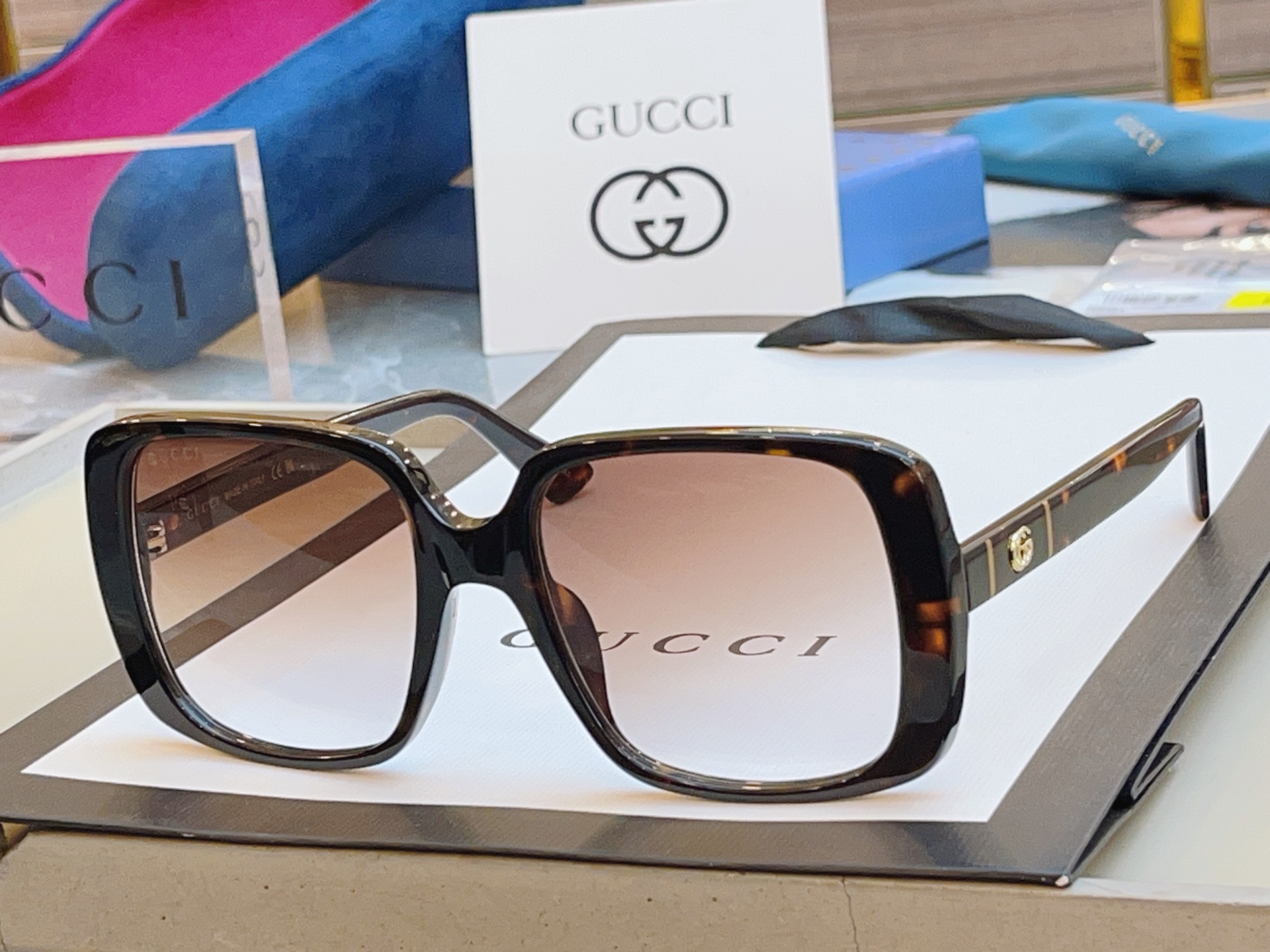 ，【GUCC*】古*驰新款太阳镜🕶️，GG0632SA，SIZE56口18-145 