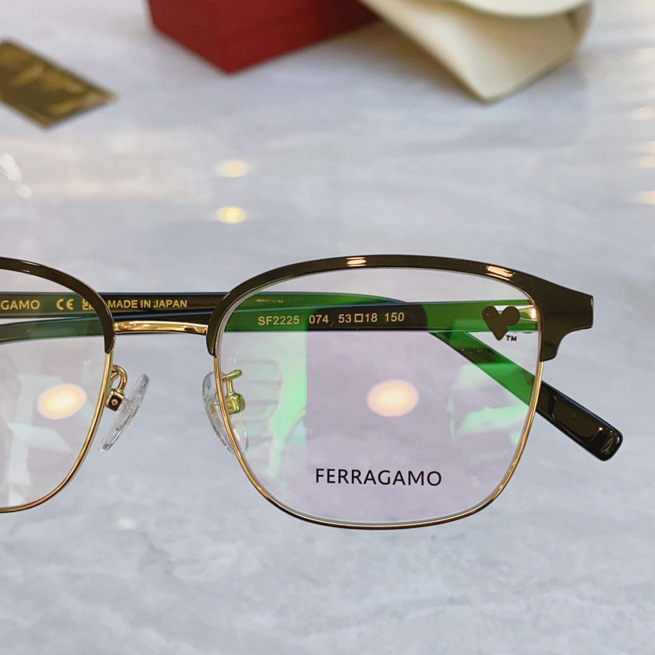 ￼，【Salvatore ferragam*】 菲拉*格慕 新款眼镜架，MODEL：SF2225，SIZ