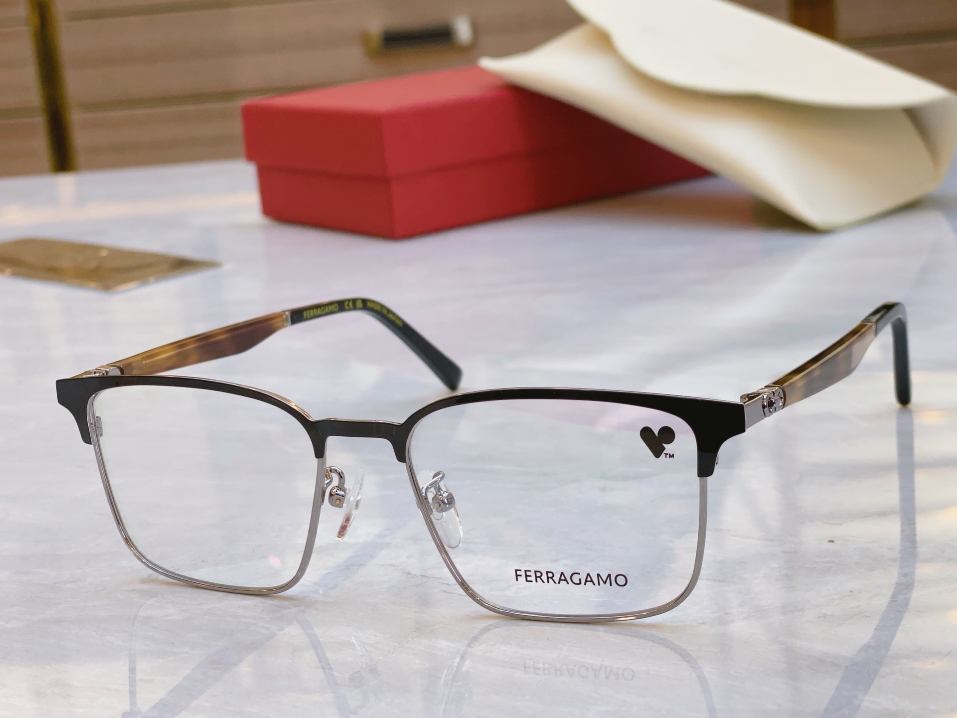 ￼，【Salvatore ferragam*】 菲拉*格慕 新款眼镜架，MODEL：SF2226，SIZ