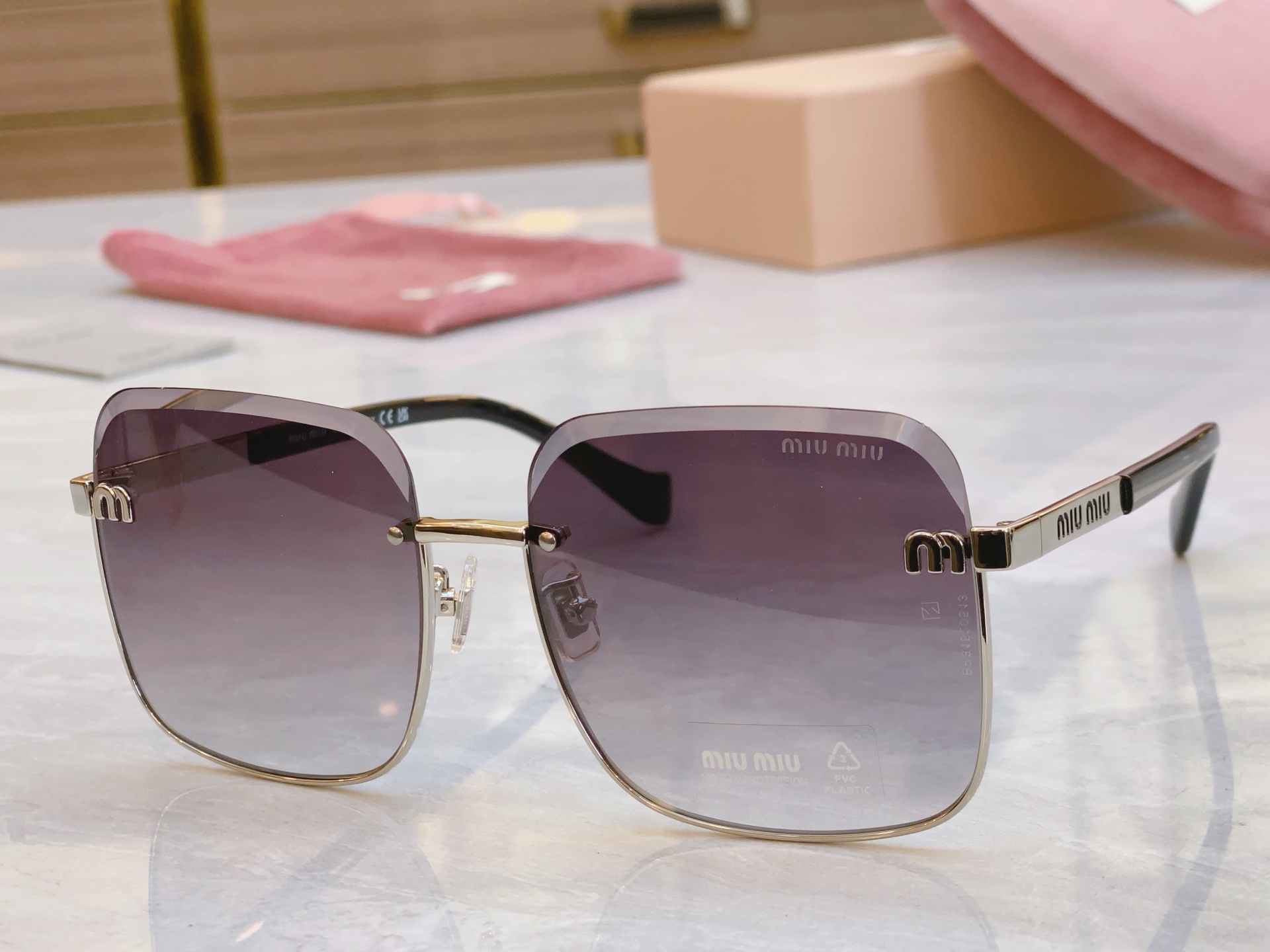 ，【MIU MI*】缪缪新款太阳镜，
MODELSMU 013YS，SIZE：60口17-140