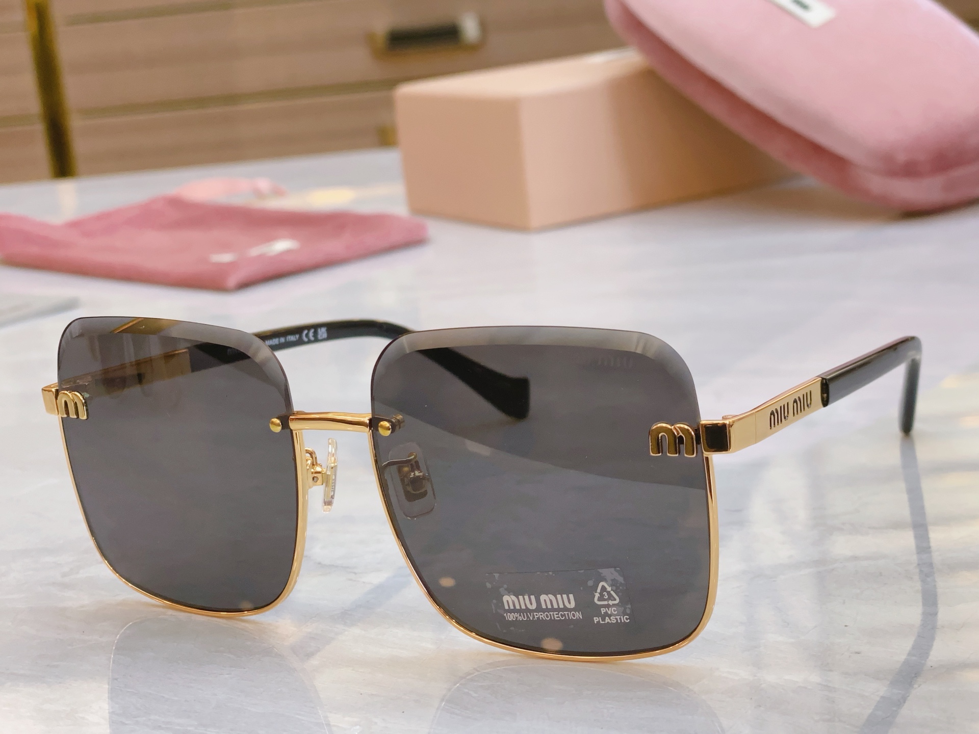 ，【MIU MI*】缪缪新款太阳镜，
MODELSMU 013YS，SIZE：60口17-140