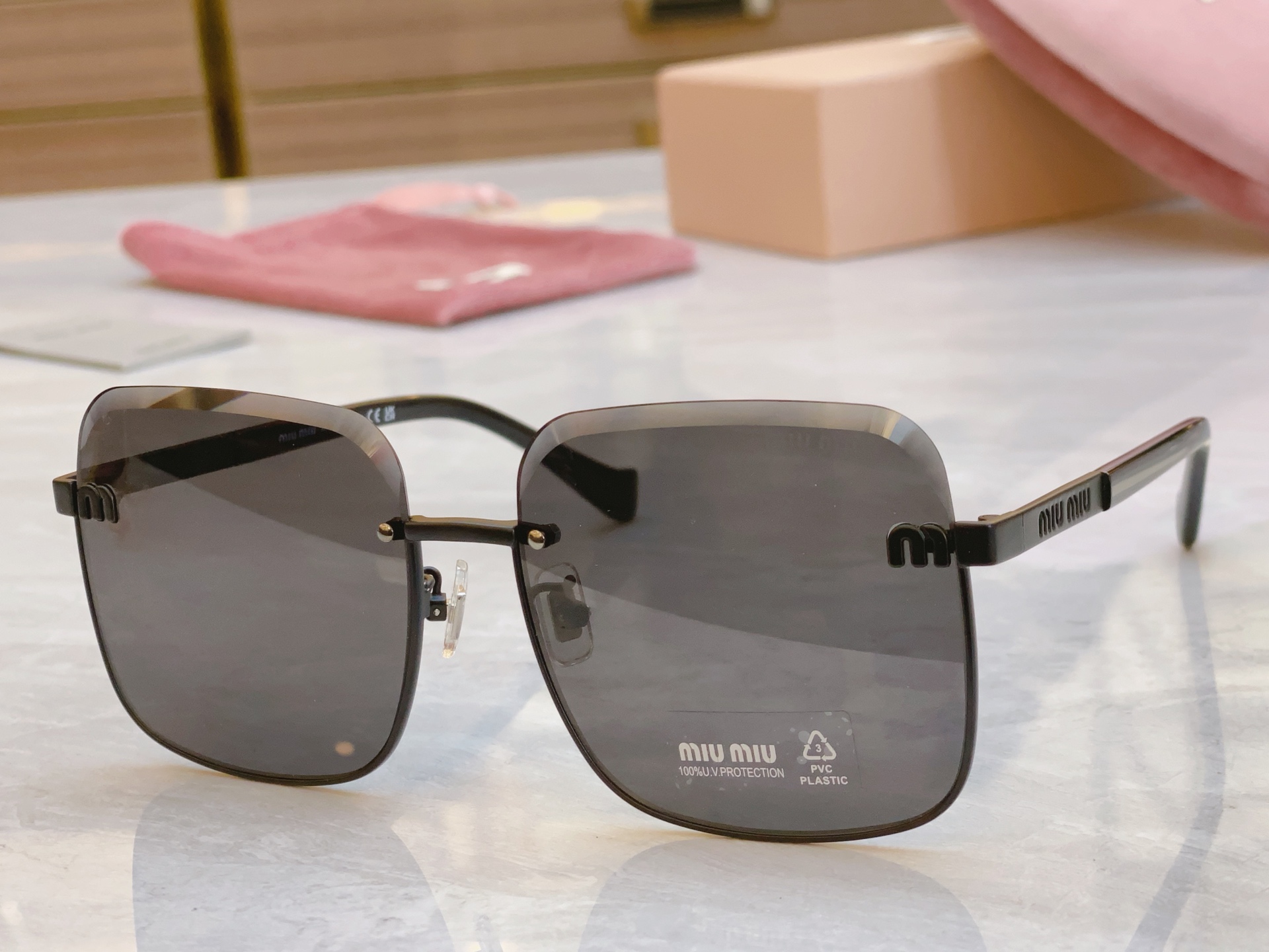 ，【MIU MI*】缪缪新款太阳镜，
MODELSMU 013YS，SIZE：60口17-140