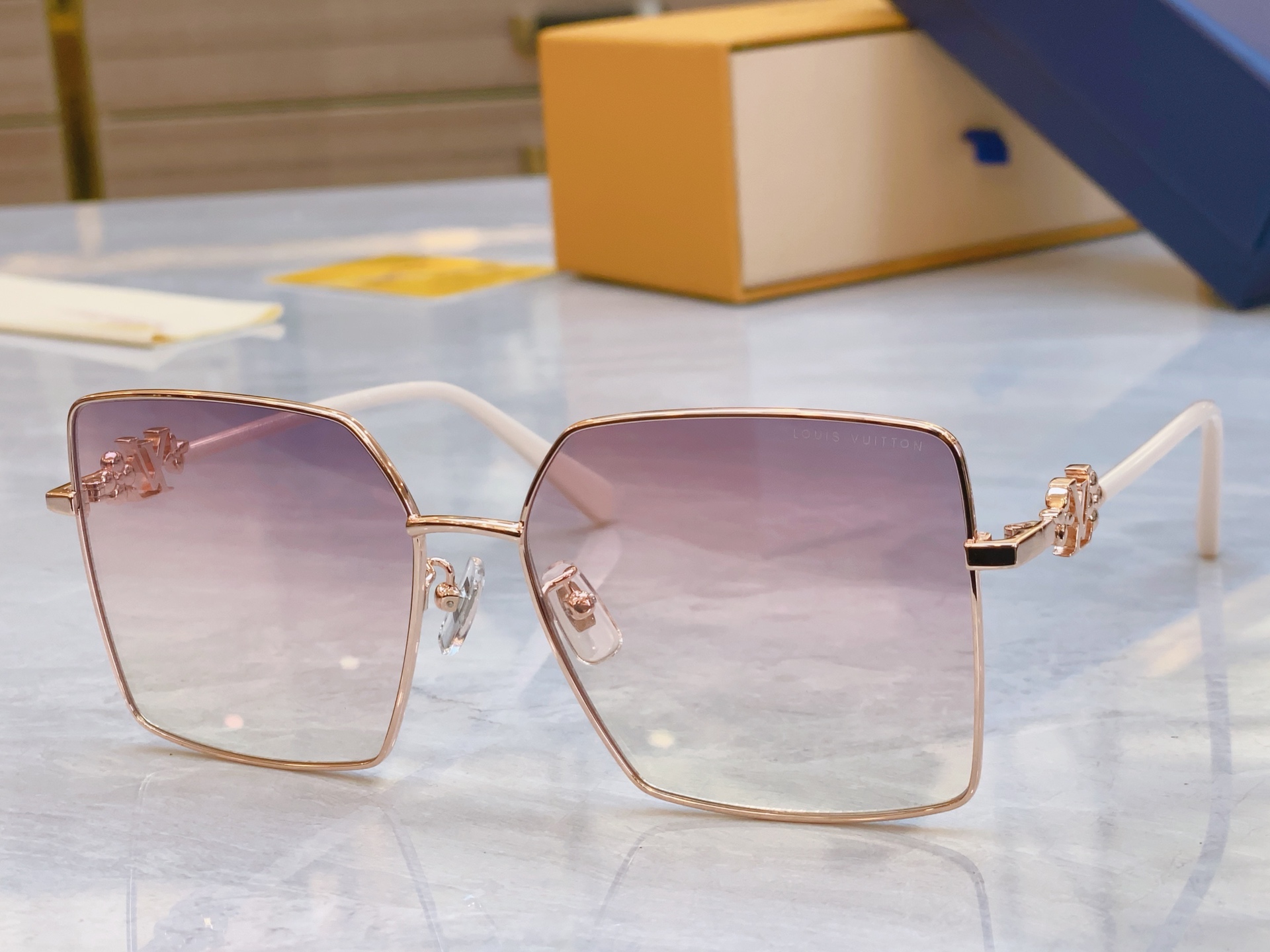 ，【LOUIS VUITTO*】路易*威登新款太阳镜，MODEL：Z1314，SIZE：60口14-14