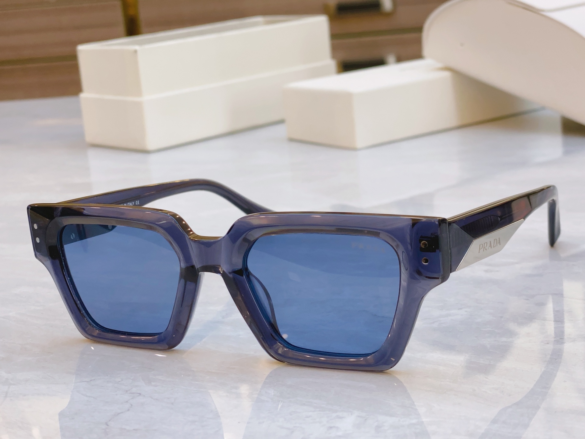 ，【PRAD*】普拉*达新款太阳镜，
MODEL：PRA 80-S，SIZE：51口22-145