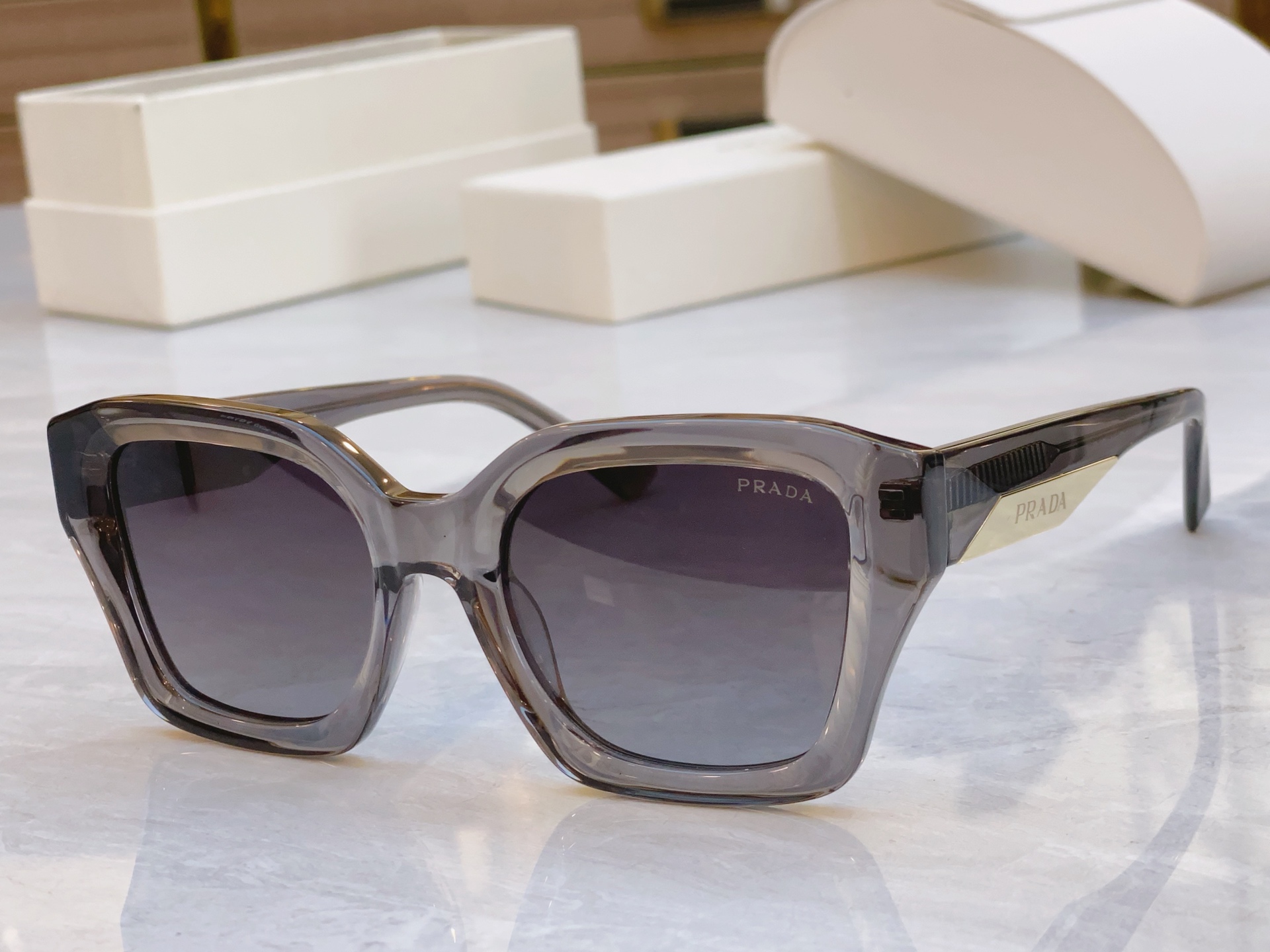 ，【PRAD*】普拉*达新款太阳镜，
MODEL：PRA 79-S，SIZE：52口20-145
