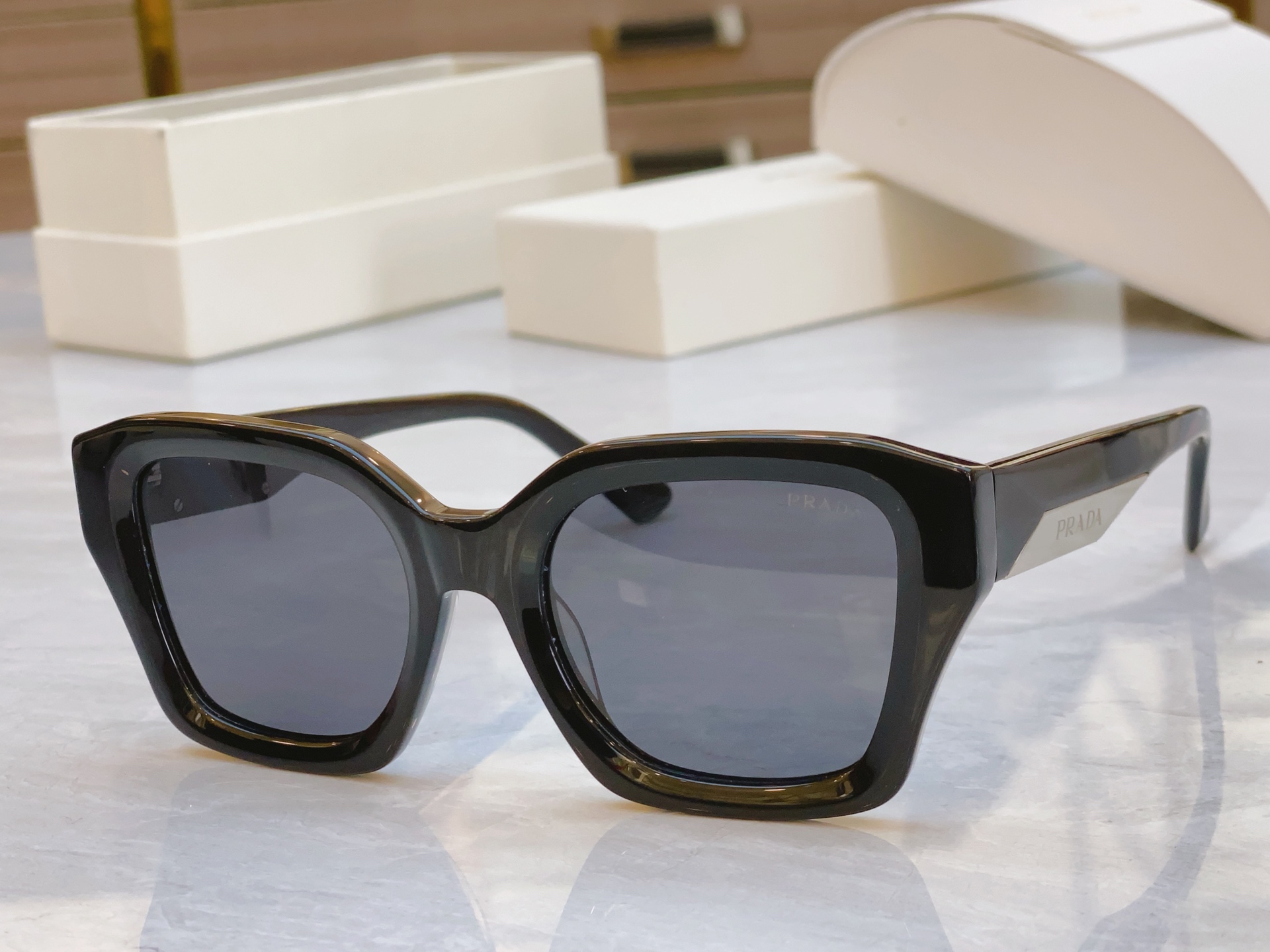 ，【PRAD*】普拉*达新款太阳镜，
MODEL：PRA 79-S，SIZE：52口20-145
