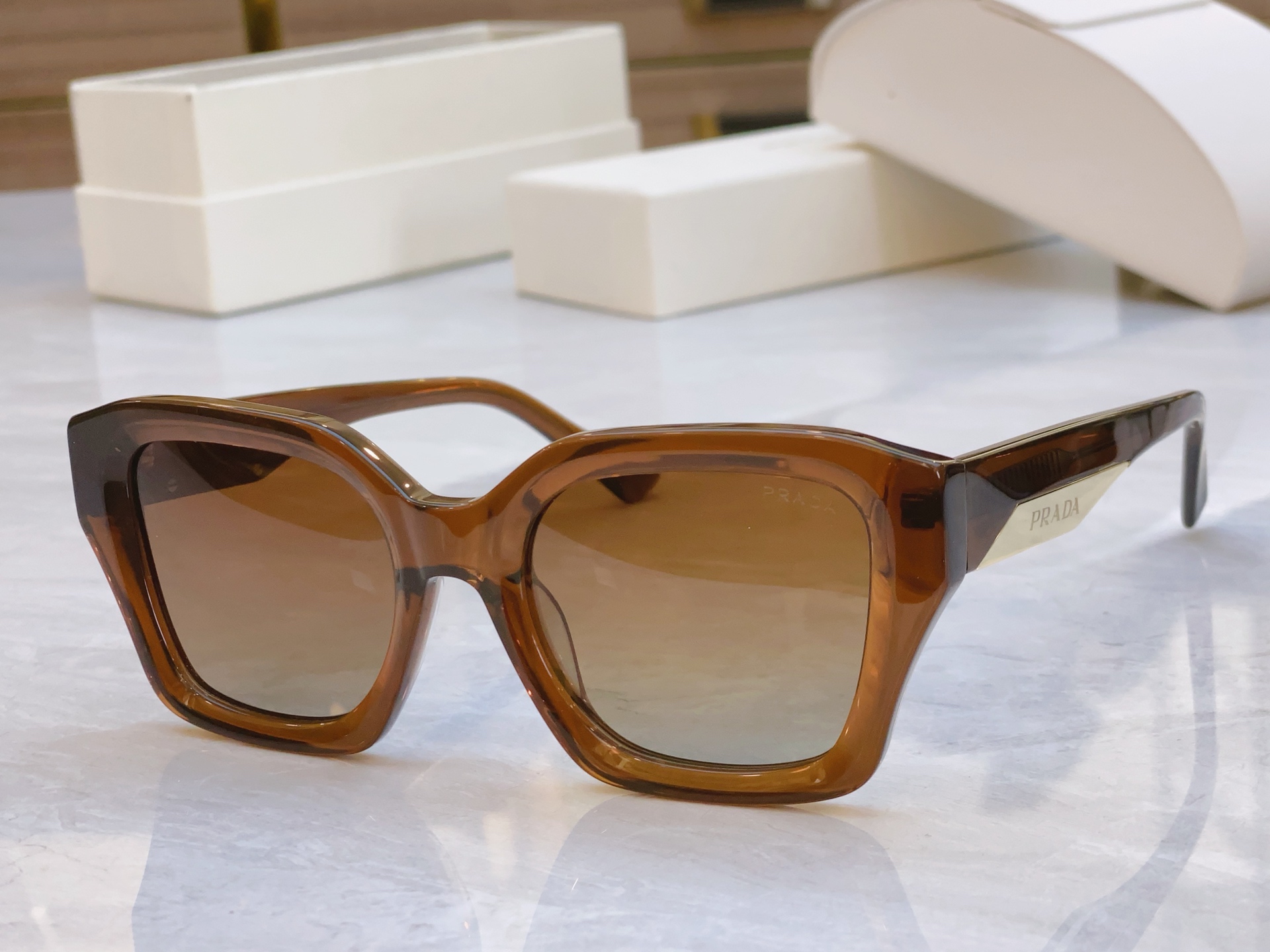 ，【PRAD*】普拉*达新款太阳镜，
MODEL：PRA 79-S，SIZE：52口20-145