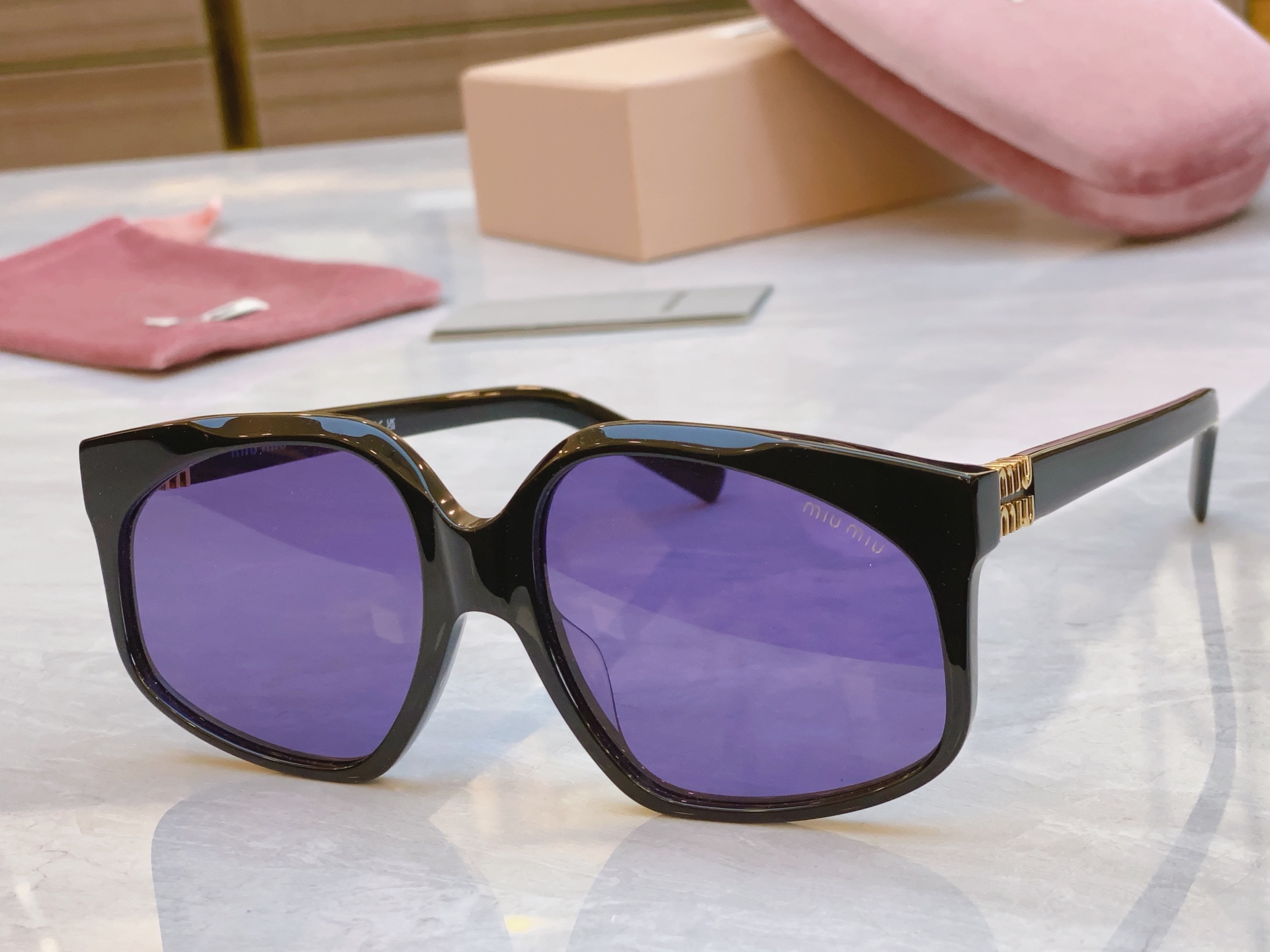 ，【MIU MI*】缪缪新款太阳镜，
MODELMU80S，SIZE：58口19-145