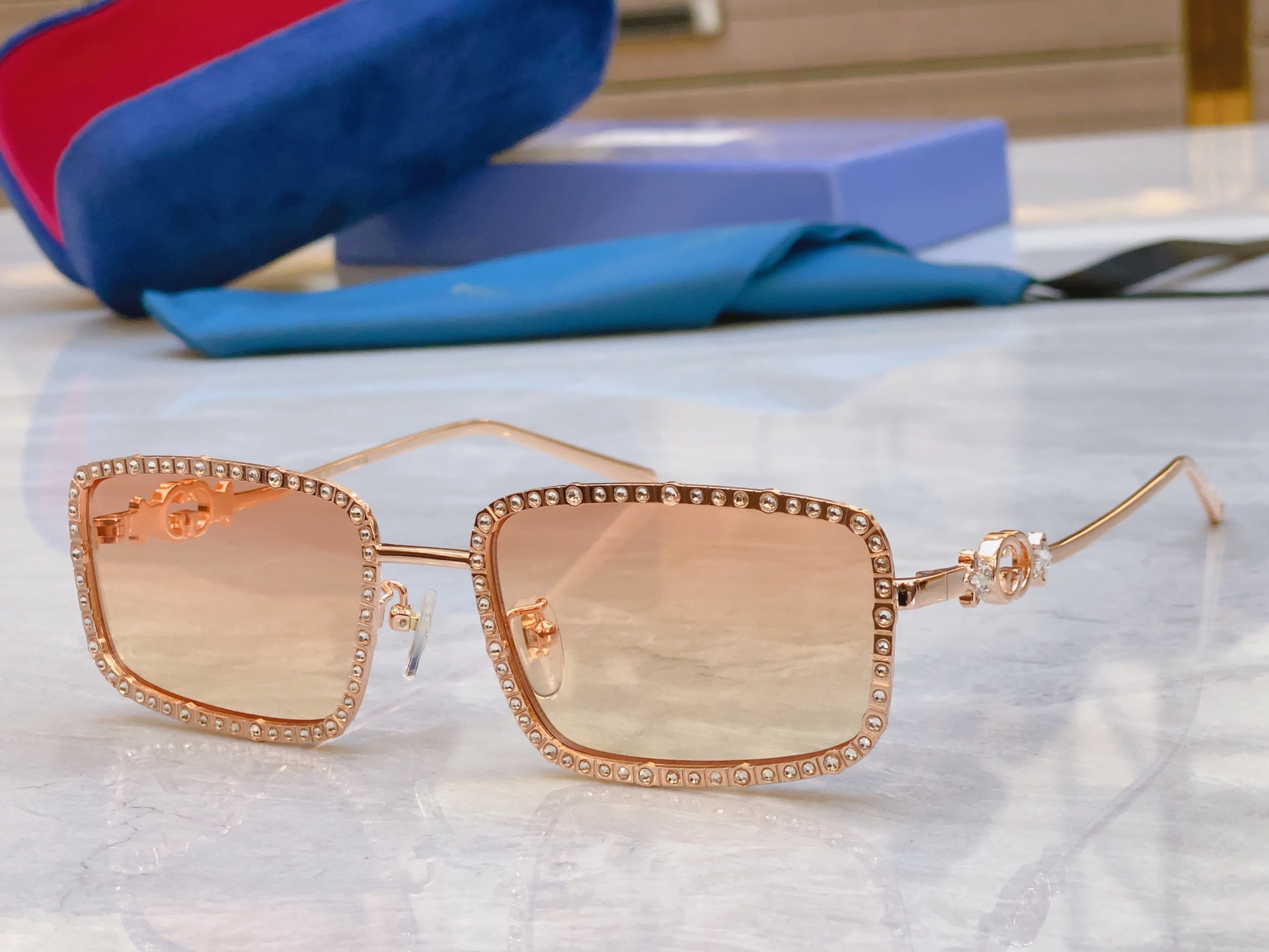 ，【GUCC*】古*驰新款太阳镜🕶️，MODEL：GG1568S，SIZE57口19-145