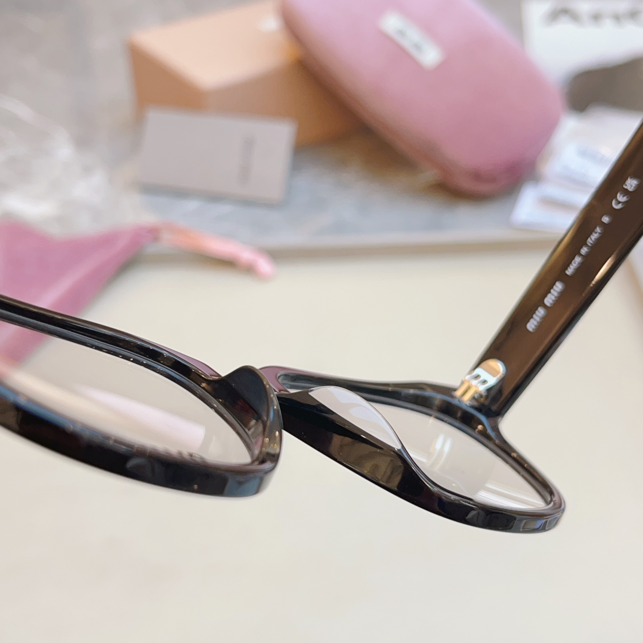 ，【MIU MI*】缪缪新款眼镜架，
MODELVMU 02V，SIZE：54口19-140