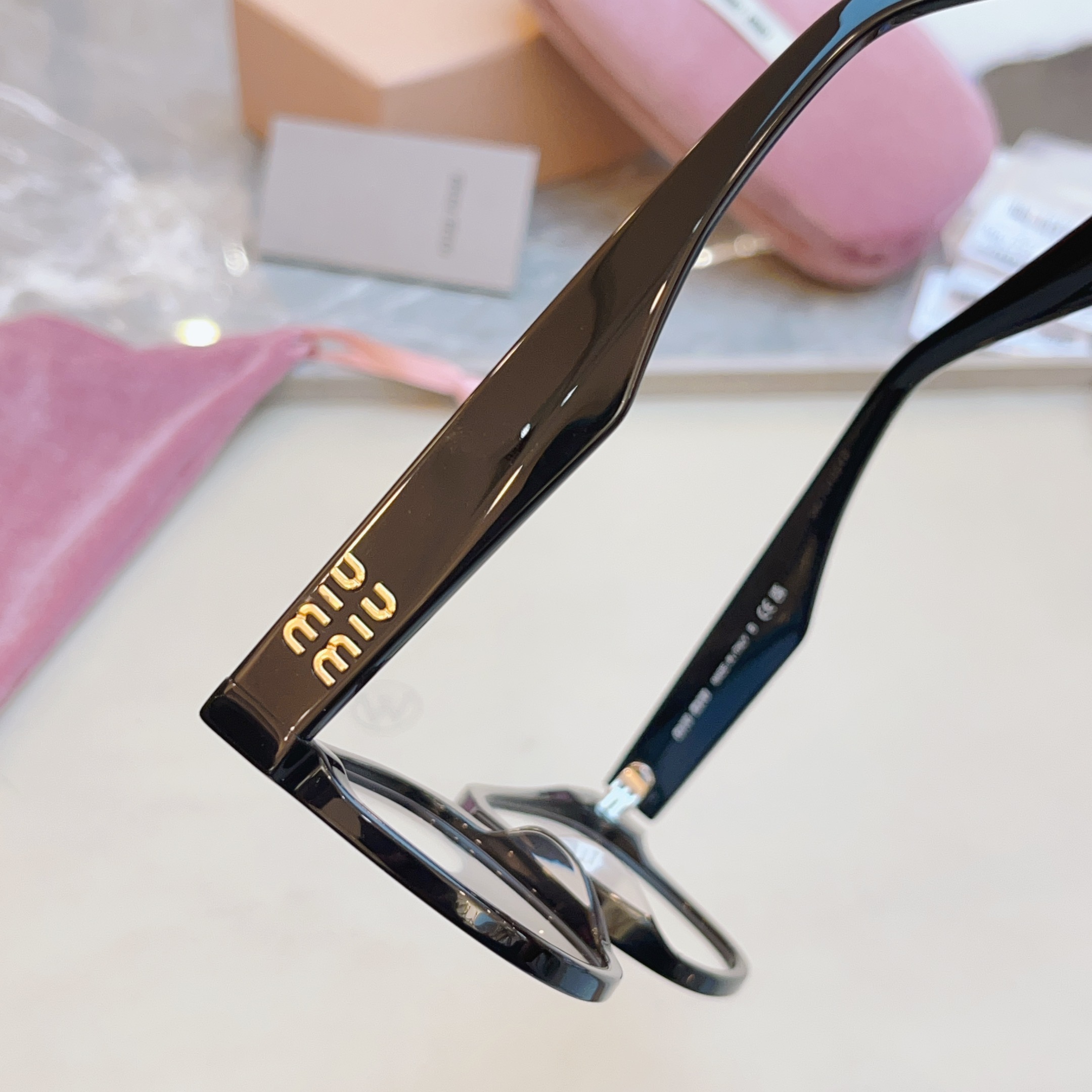 ，【MIU MI*】缪缪新款眼镜架，
MODELVMU 02V，SIZE：54口19-140