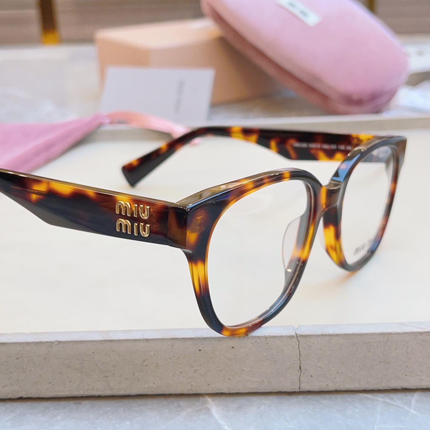 ，【MIU MI*】缪缪新款眼镜架，
MODELVMU 02V，SIZE：54口19-140
