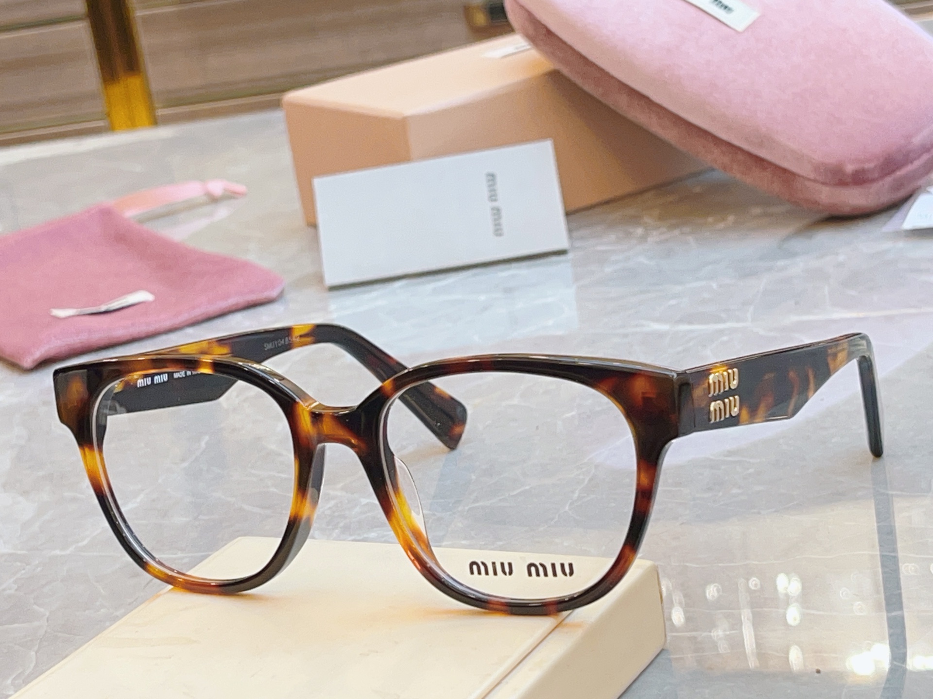 ，【MIU MI*】缪缪新款眼镜架，
MODELVMU 02V，SIZE：54口19-140