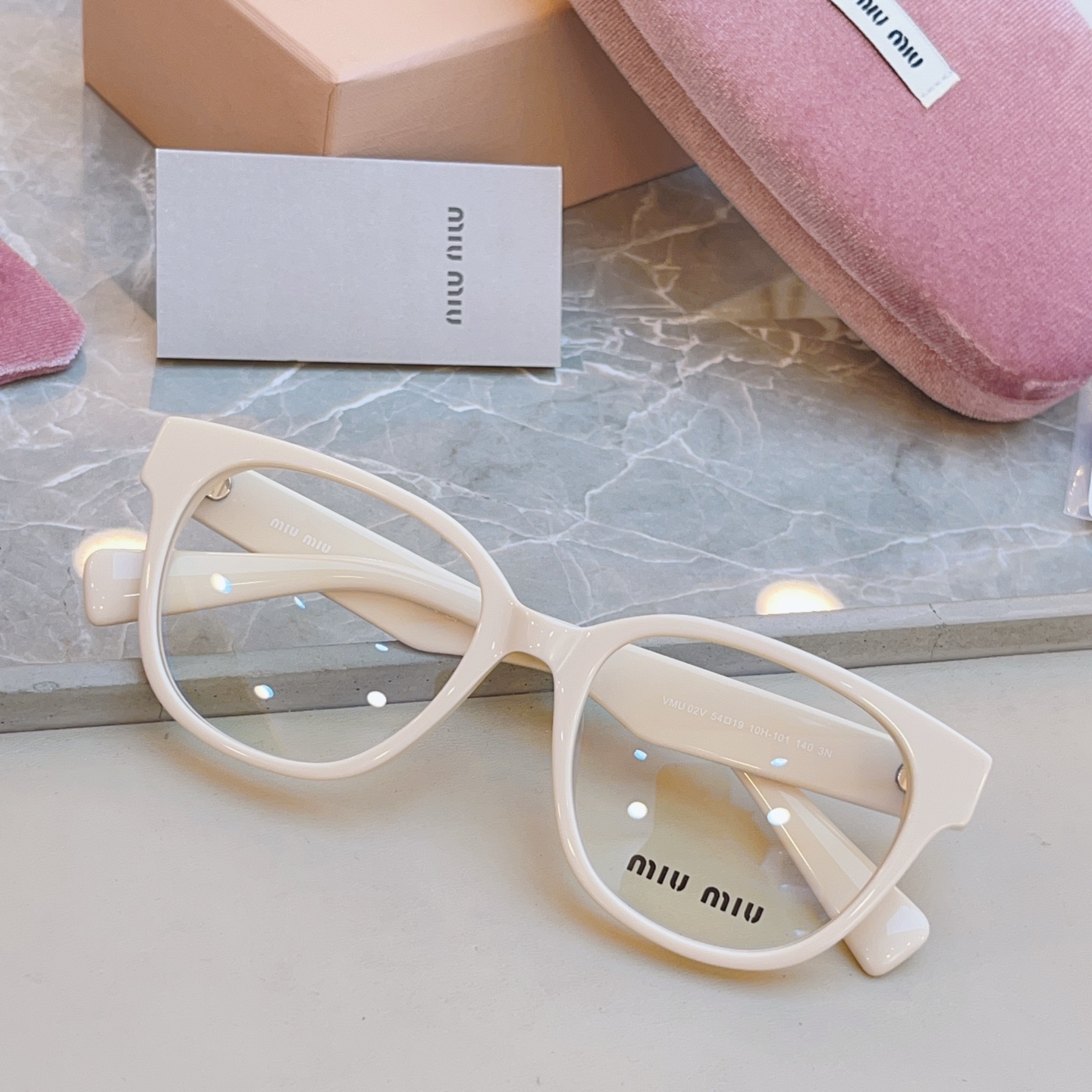 ，【MIU MI*】缪缪新款眼镜架，
MODELVMU 02V，SIZE：54口19-140
