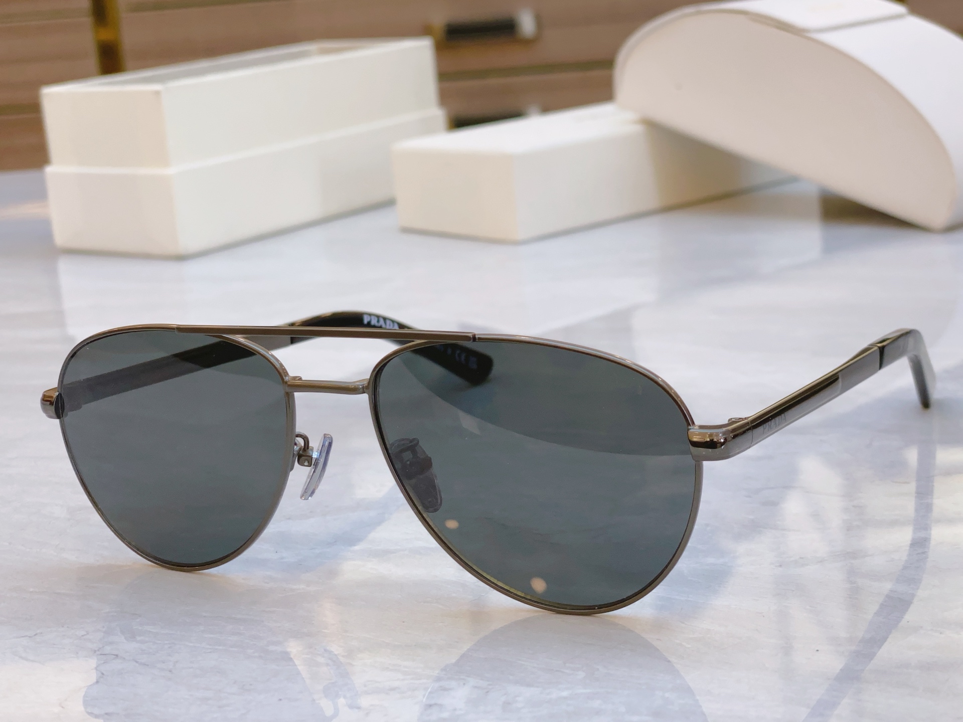 ，【PRAD*】普拉*达新款太阳镜，
MODEL：SPRA54，SIZE：60口16-145