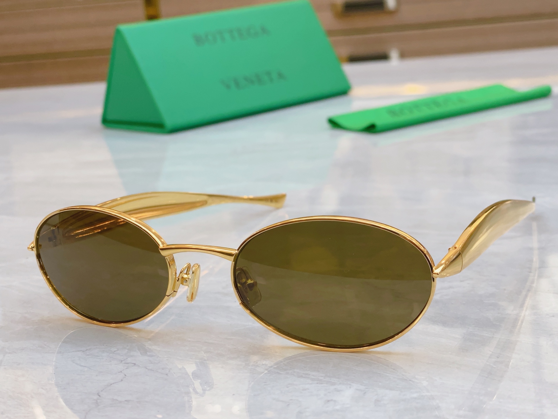 ，【BOTTEGA VENET*】宝缇*嘉新款太阳镜，MODEL：BV1345S，SIZE：132口1-