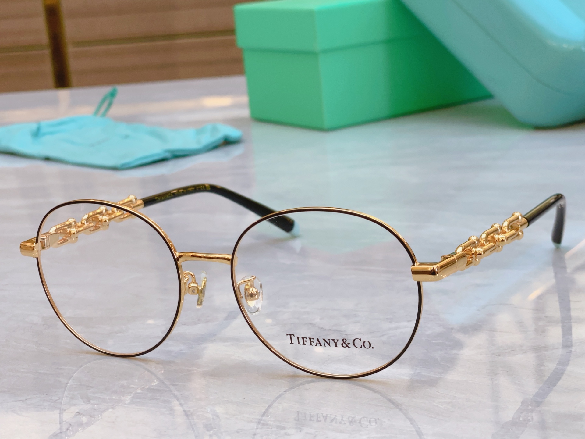 ，【Tiffany & Co.】蒂芙*尼新款太阳镜🕶️，Mod：TF1148D，Size：56口18-1