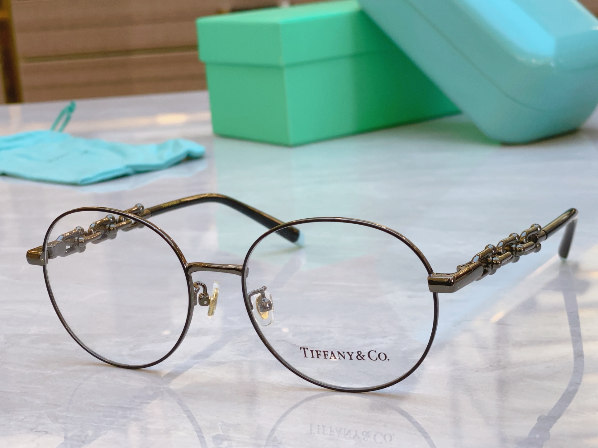 ，【Tiffany & Co.】蒂芙*尼新款太阳镜🕶️，Mod：TF1148D，Size：56口18-1