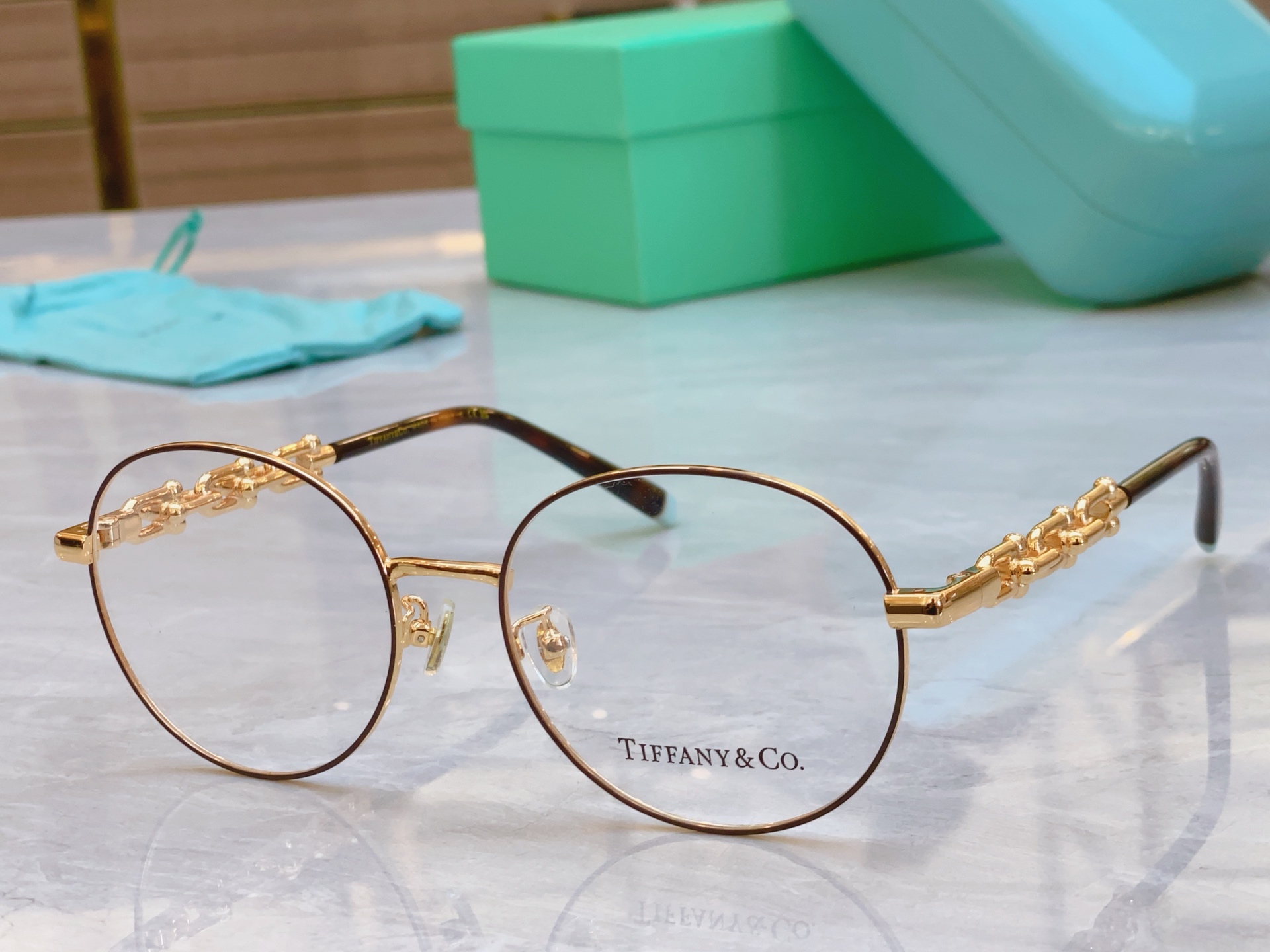 ，【Tiffany & Co.】蒂芙*尼新款太阳镜🕶️，Mod：TF1148D，Size：56口18-1