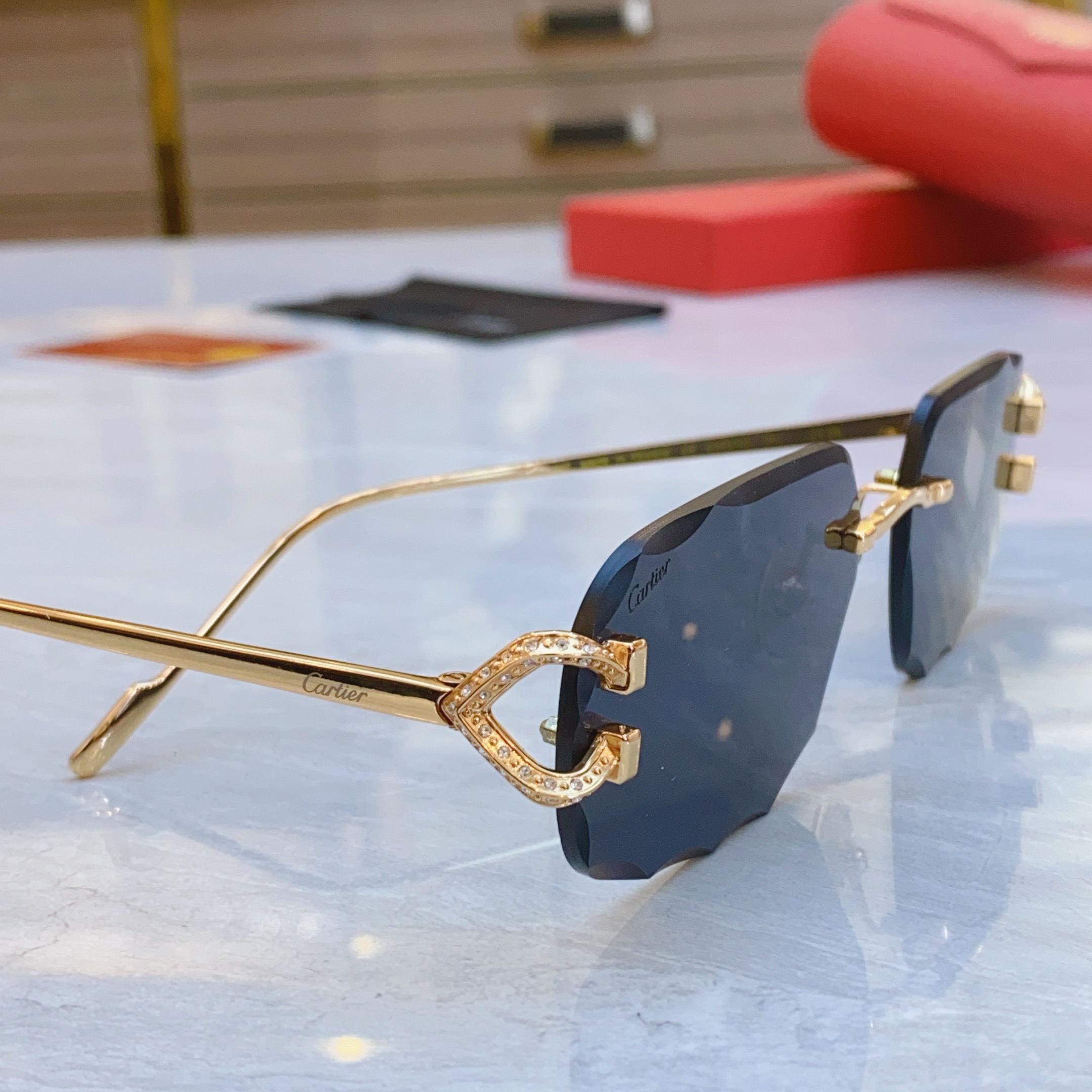 太阳 变色，【CARTIE*】卡地*亚新款太阳镜，CT0574S，size 58口17-140