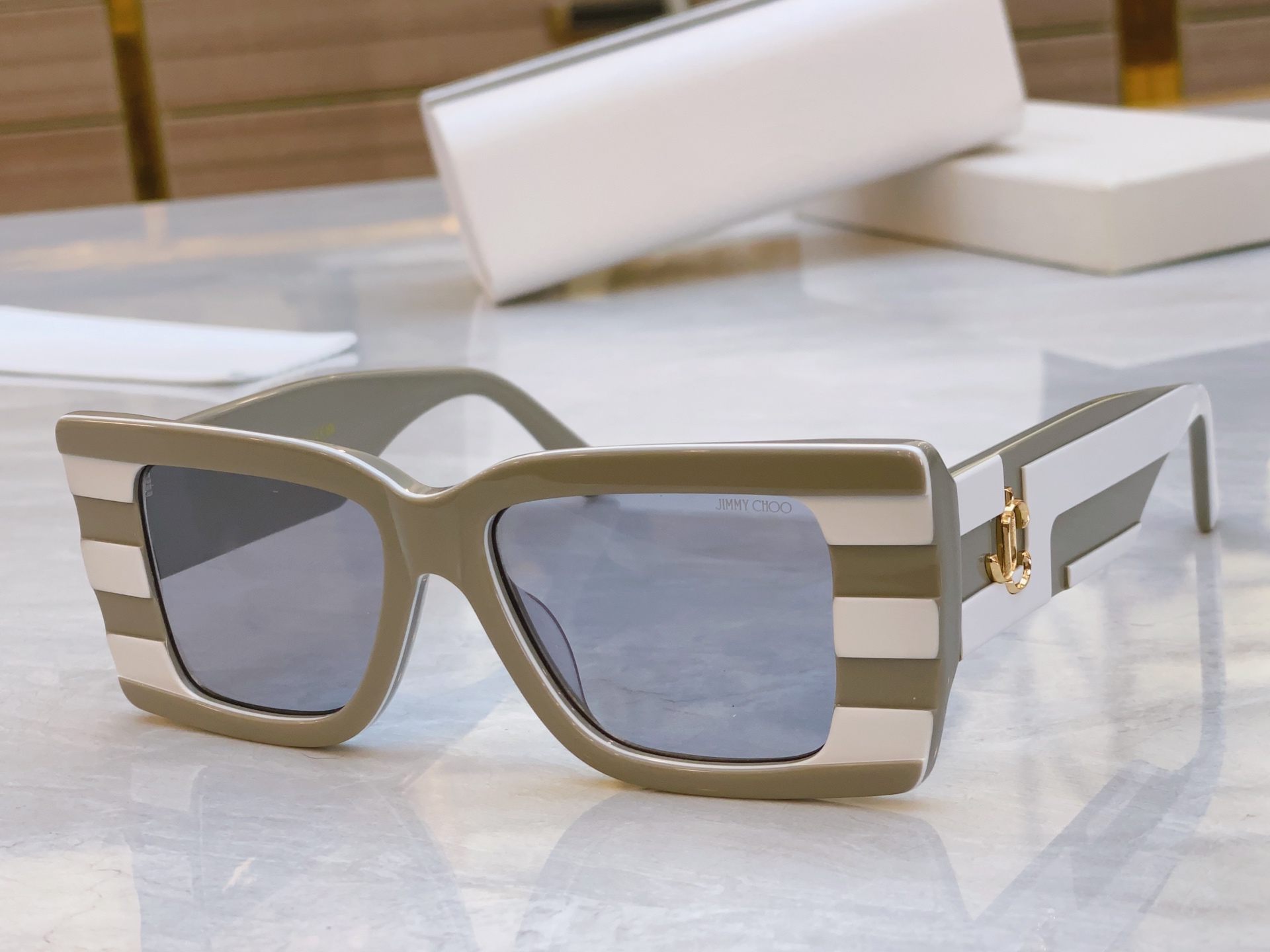 ，【JIMMY CHO*】吉米*周新款太阳镜，MODEL：JC5009，SIZE：52口17-142