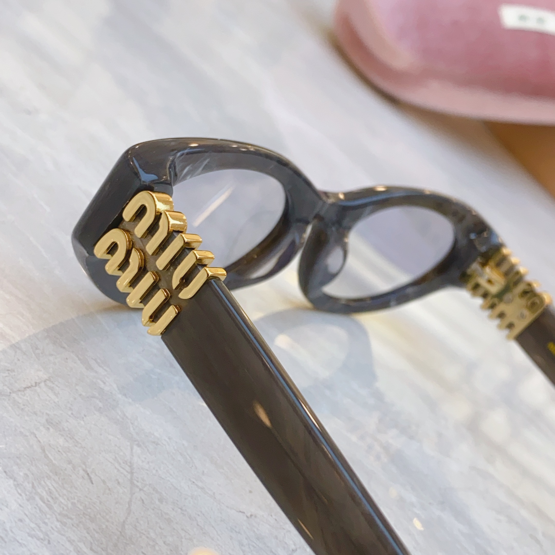 ，【MIU MI*】缪缪新款太阳镜，
MODELSMU 109AV，SIZE：53口21-140