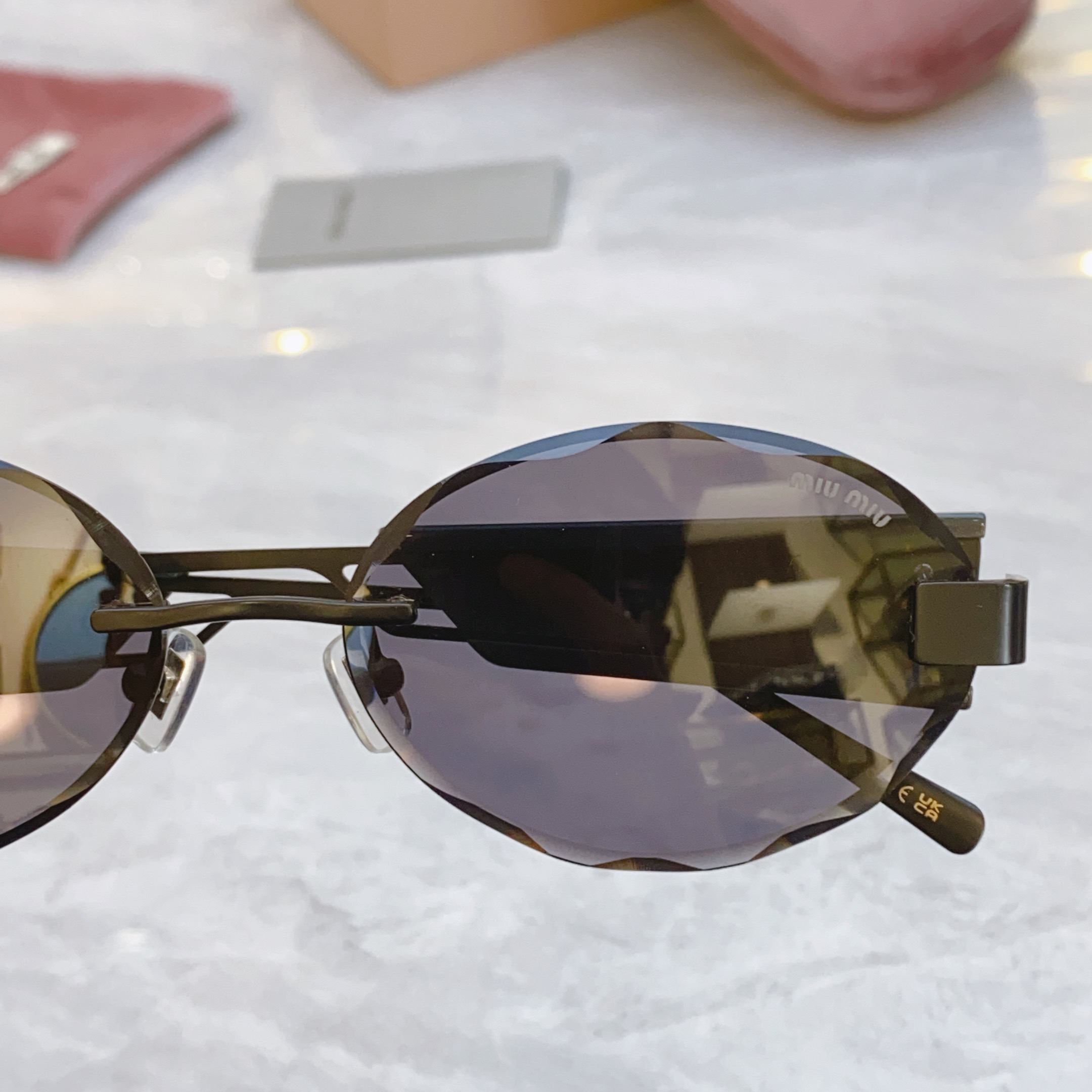 ，【MIU MI*】缪缪新款太阳镜，
MODELMU 128AV，SIZE：58口16-142