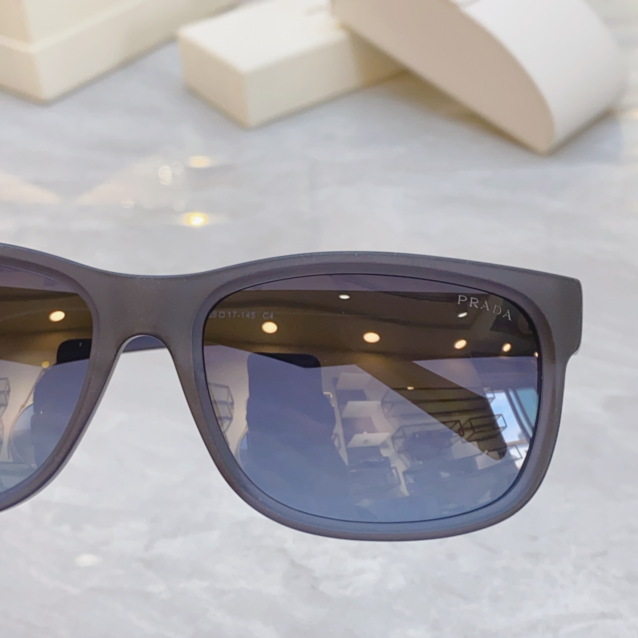 ，【PRAD*】普拉*达新款太阳镜，
MODEL：PRA 87-S，SIZE：59口17-145