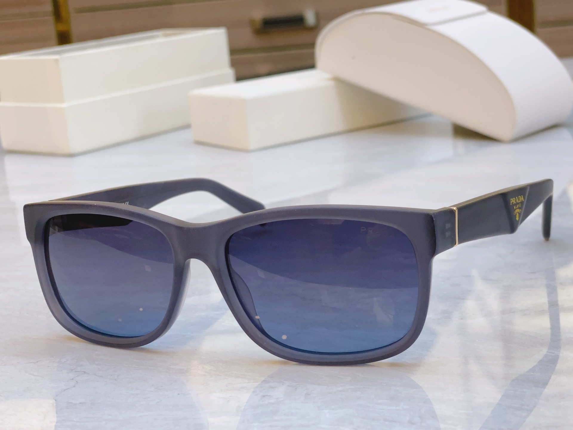 ，【PRAD*】普拉*达新款太阳镜，
MODEL：PRA 87-S，SIZE：59口17-145