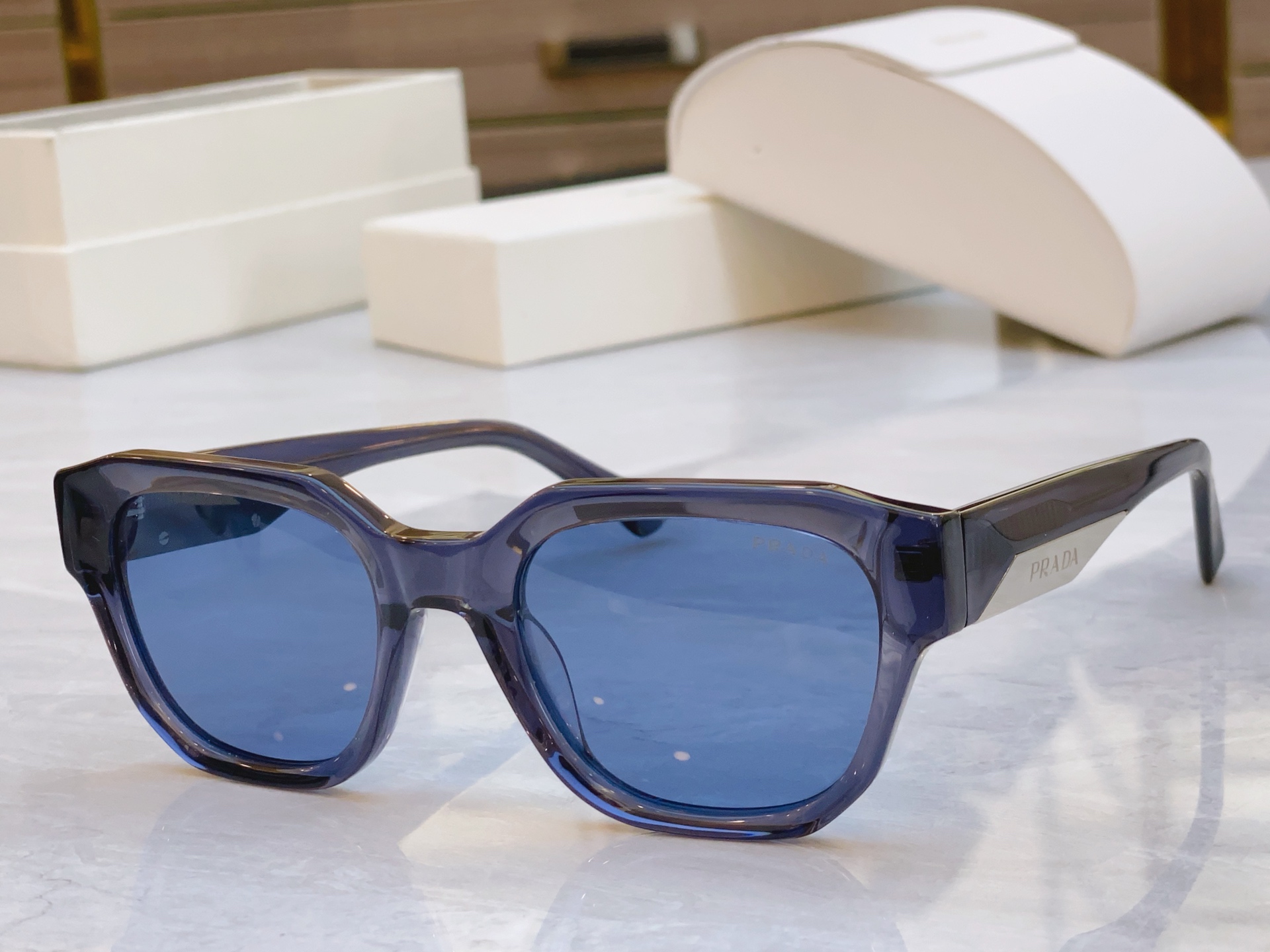 ，【PRAD*】普拉*达新款太阳镜，
MODEL：PRA 81-S，SIZE：52口22-145