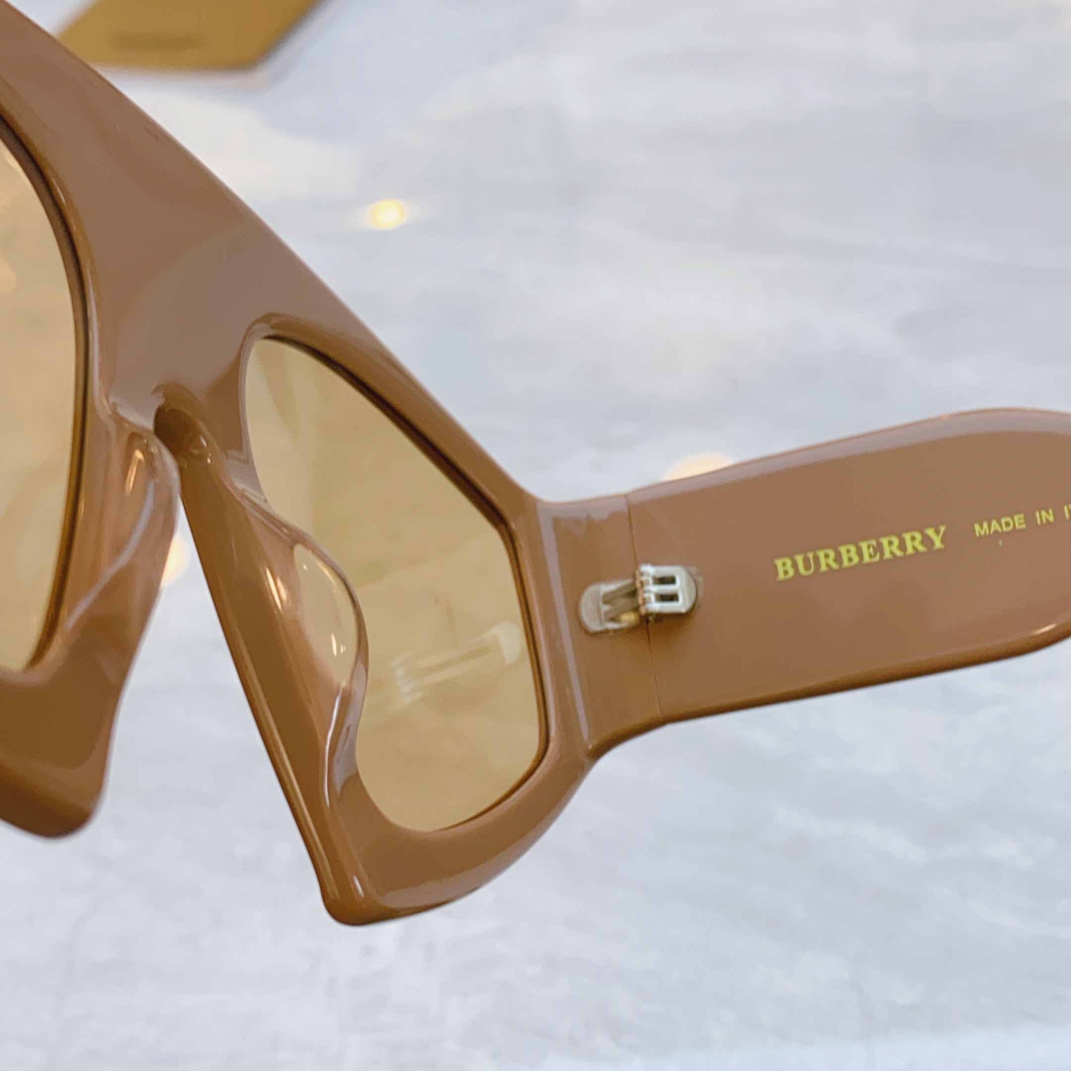 ，【BURBERR*】巴宝*莉新款太阳镜🕶️，MODEL：BE4353，SIZE：56口22-135
