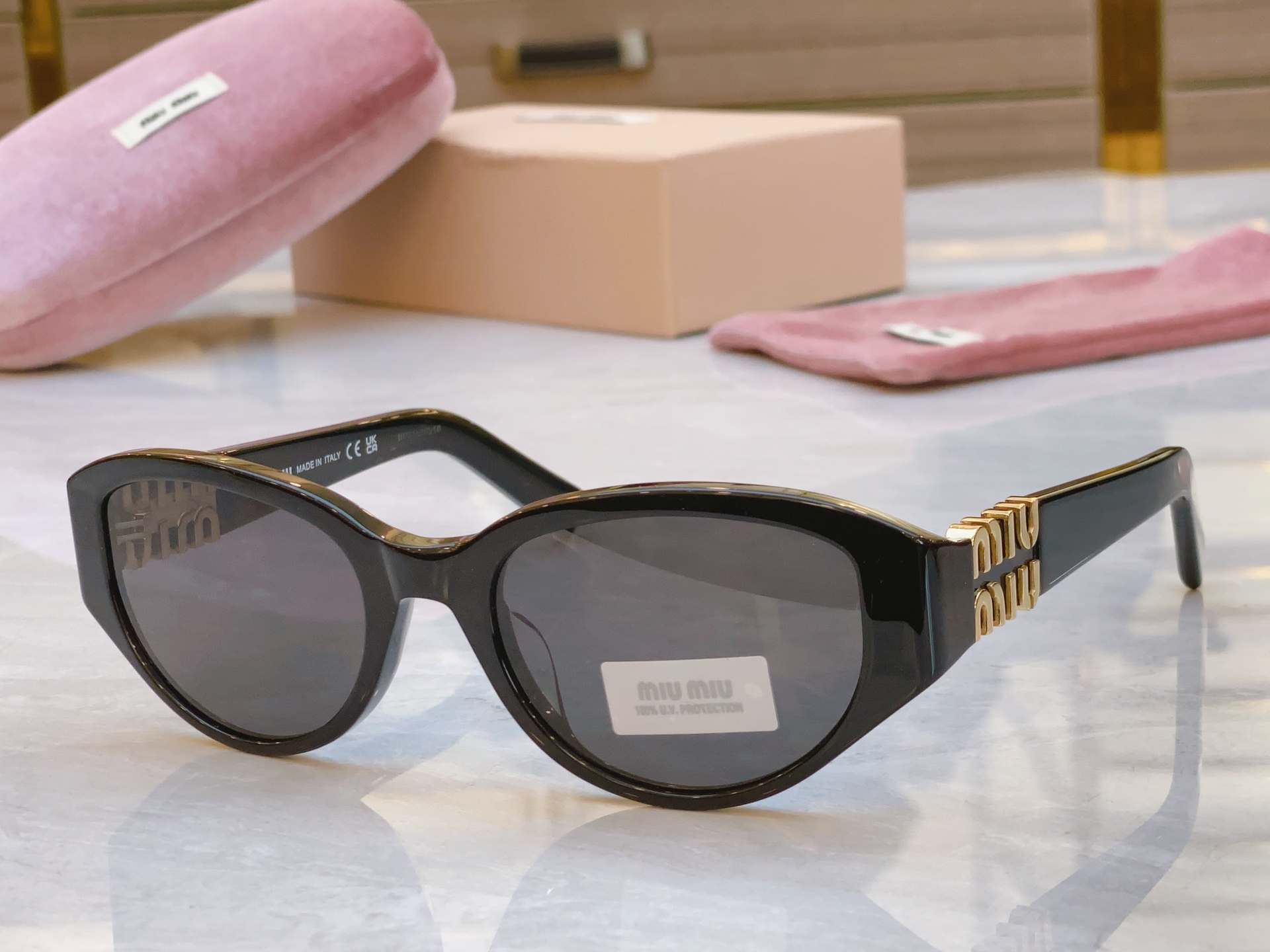 ，【MIU MI*】缪缪新款太阳镜，
MODELSMU 16ZS，SIZE：55口21-130