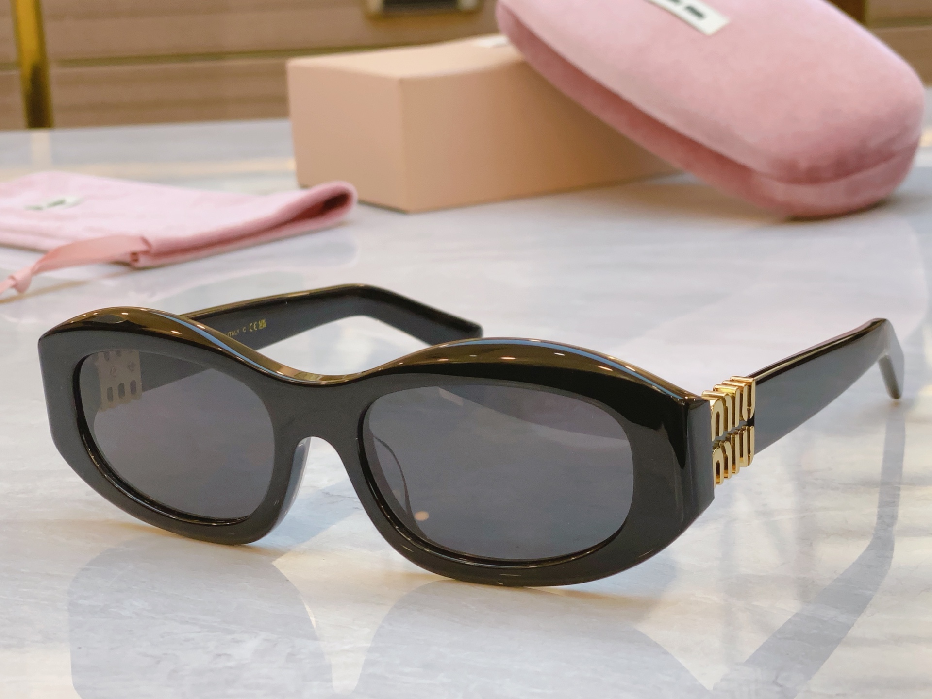 ，【MIU MI*】缪缪新款太阳镜，
MODELSMU 14ZS，SIZE：54口18-140
