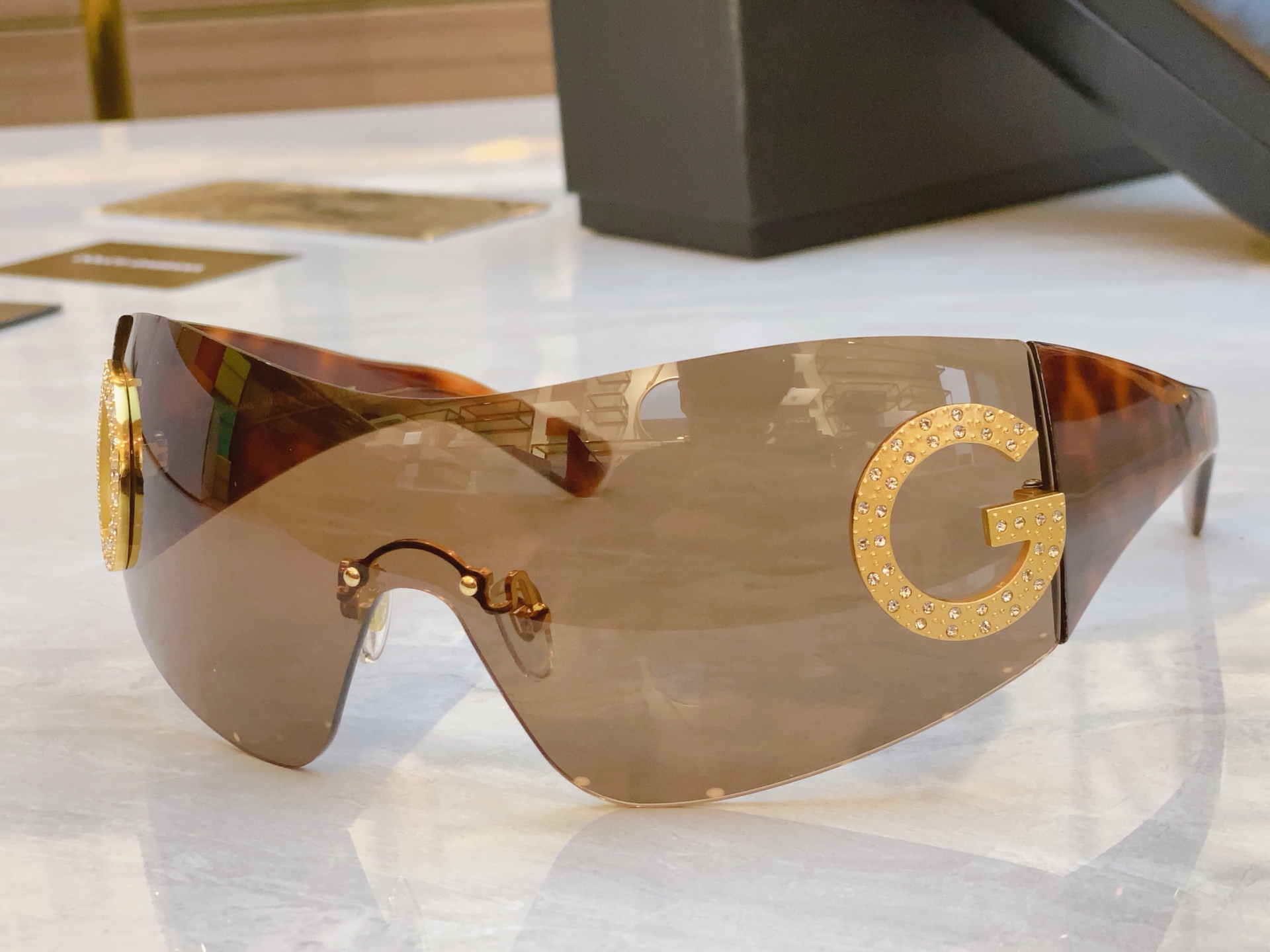 ，【DOLCE & GABBAN*】D*G新款太阳镜，MODEL：DG2298B，SIZE：141口0-