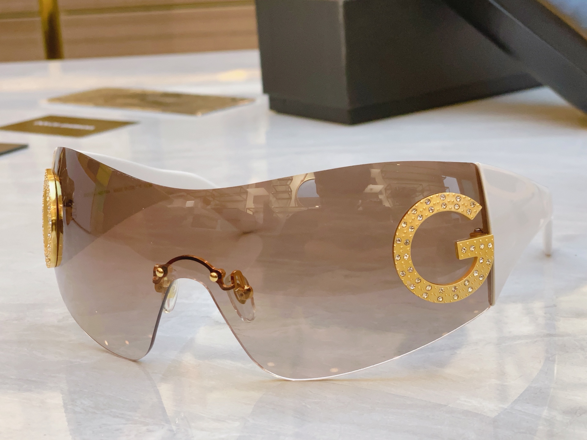 ，【DOLCE & GABBAN*】D*G新款太阳镜，MODEL：DG2298B，SIZE：141口0-
