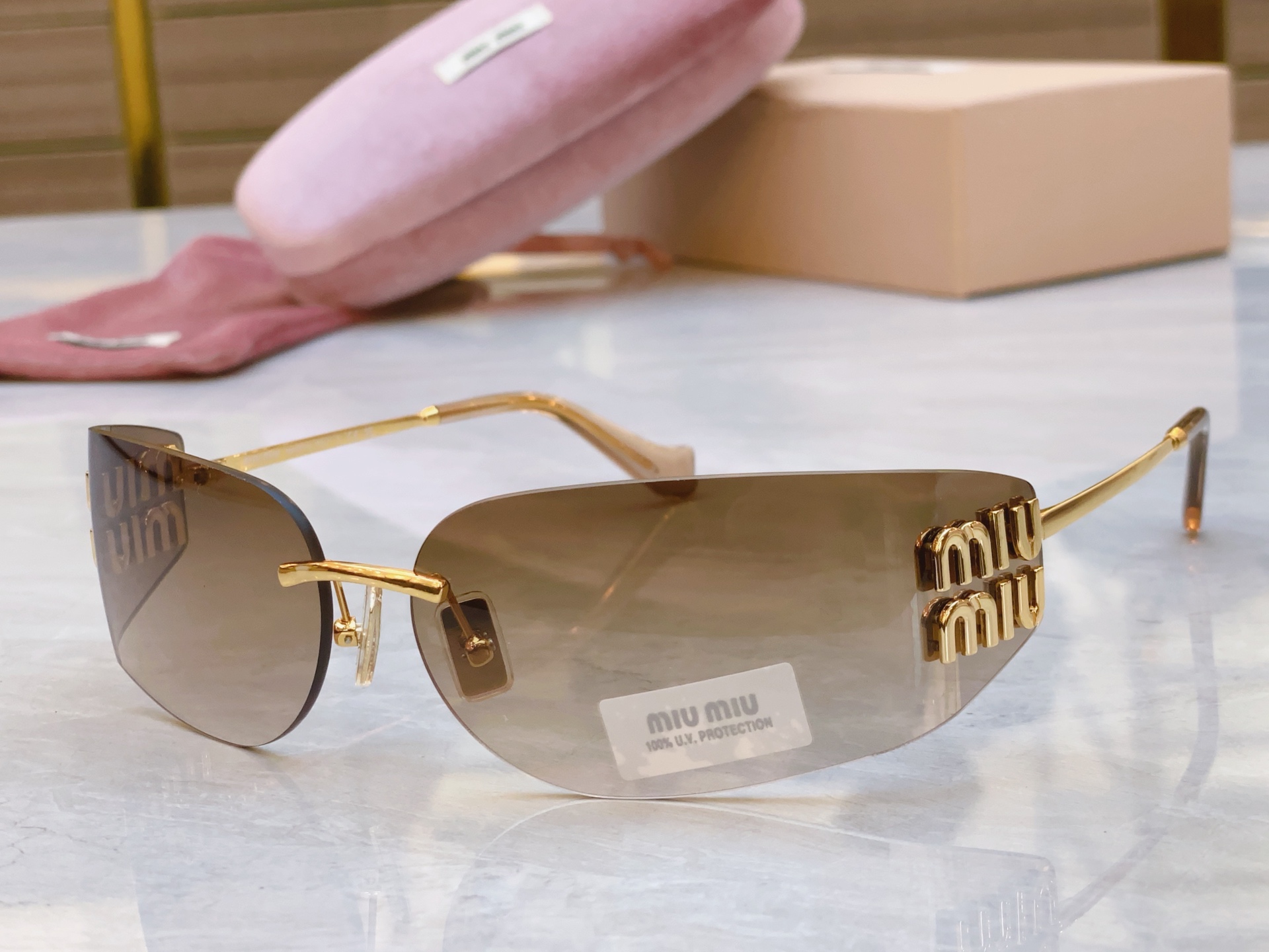 ，【MIU MI*】缪缪新款太阳镜，
MODELSMU A51S，SIZE：75口14-110