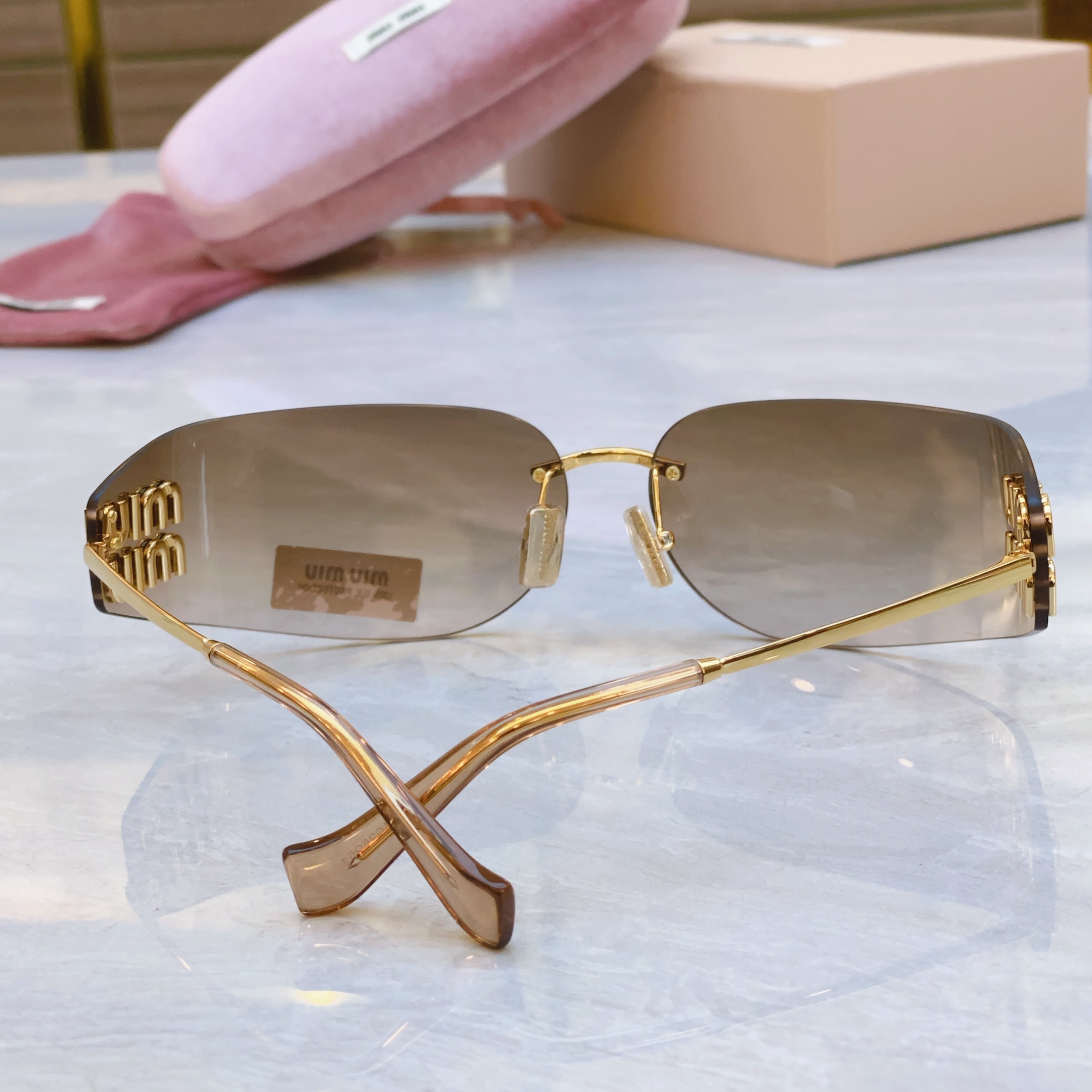，【MIU MI*】缪缪新款太阳镜，
MODELSMU A51S，SIZE：75口14-110