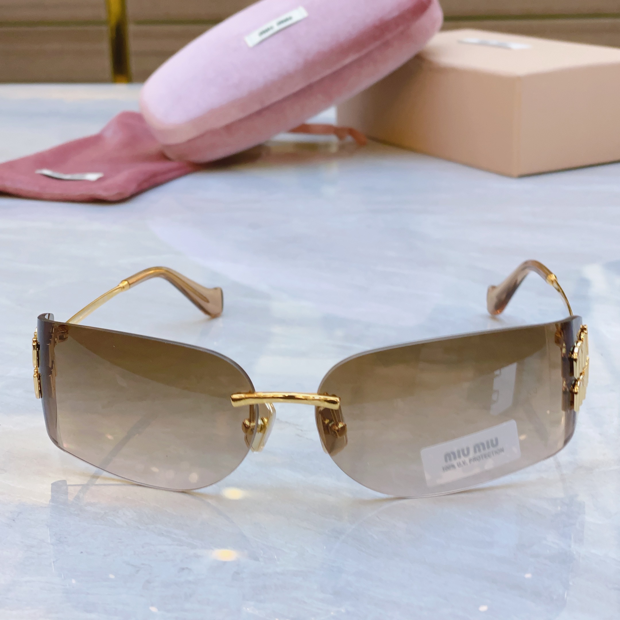，【MIU MI*】缪缪新款太阳镜，
MODELSMU A51S，SIZE：75口14-110