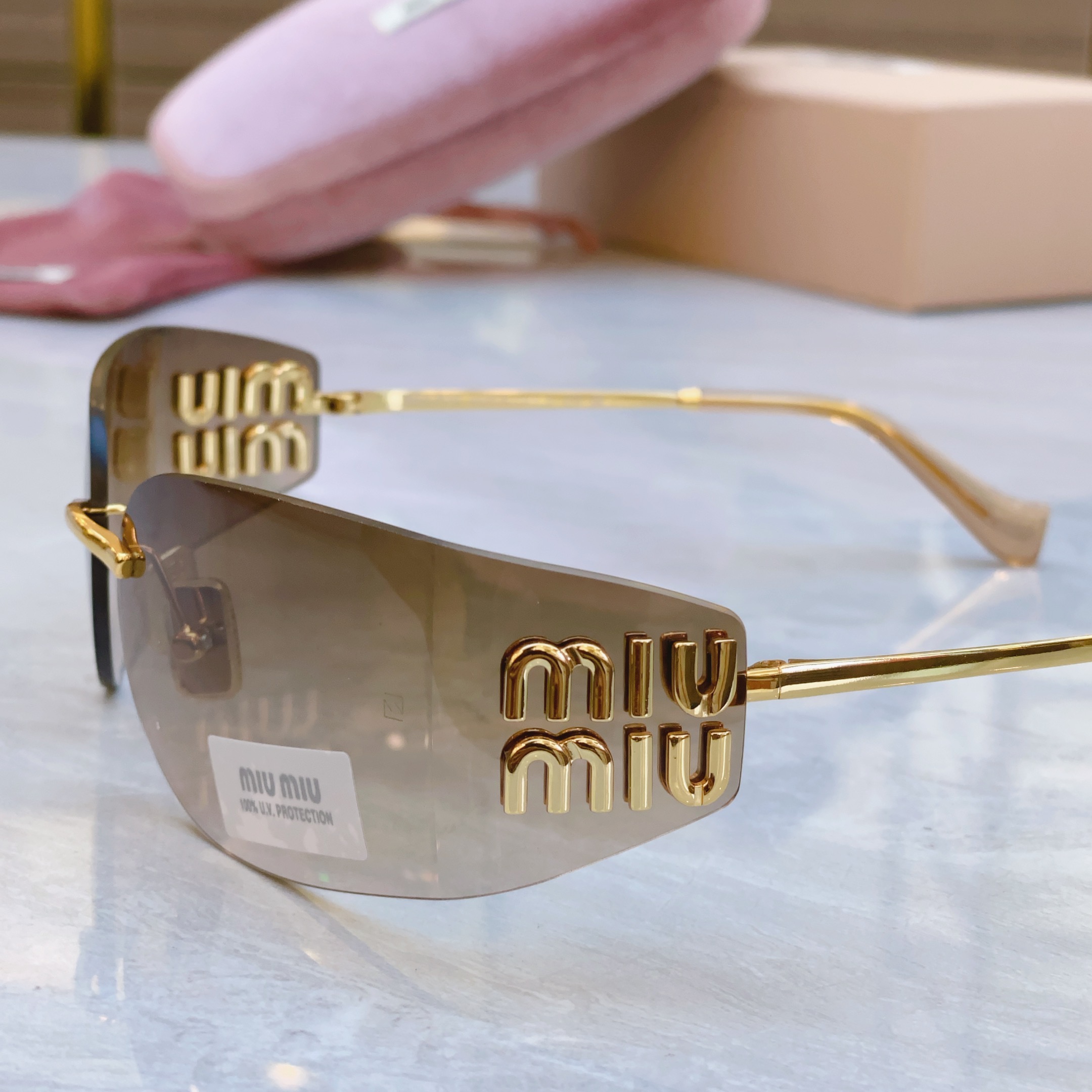 ，【MIU MI*】缪缪新款太阳镜，
MODELSMU A51S，SIZE：75口14-110