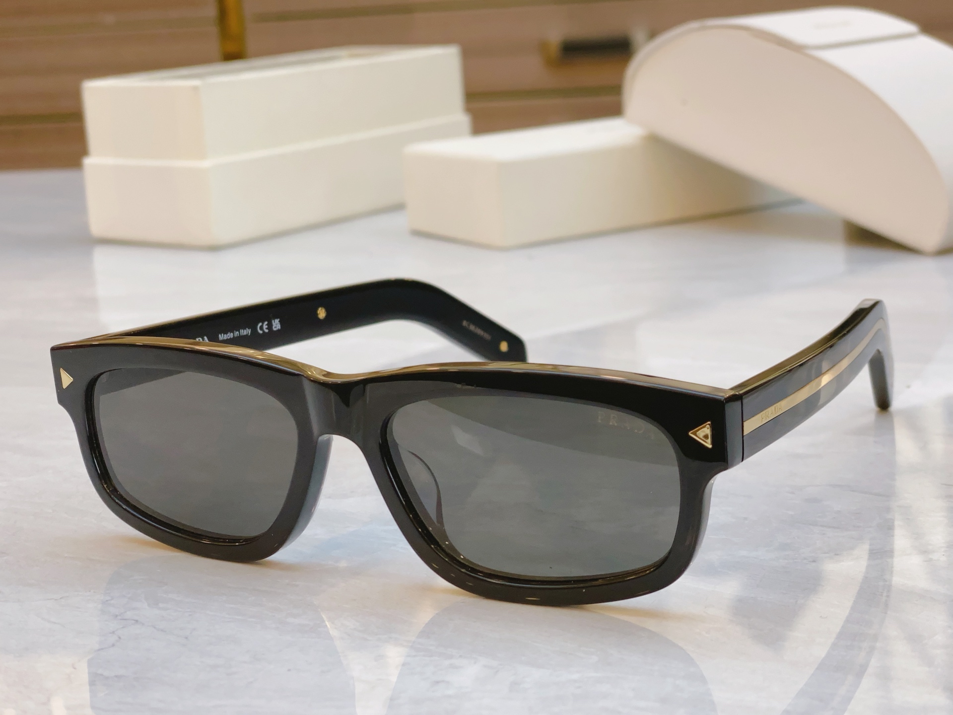 ，【PRAD*】普拉*达新款太阳镜🕶️，MODEL：PR B11SF，SIZE：55口18-145