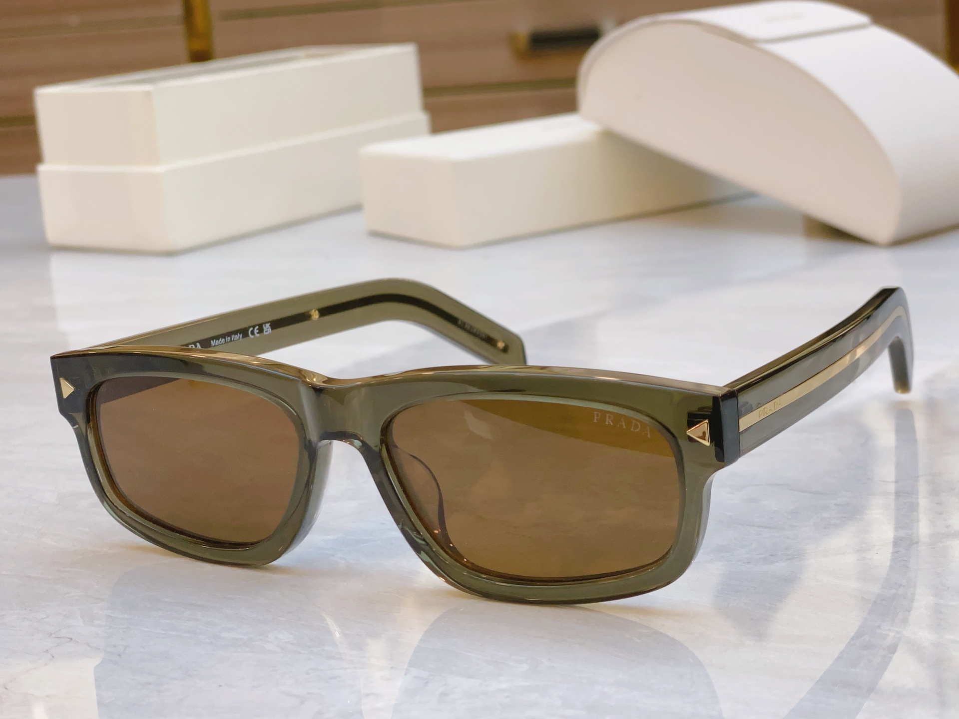 ，【PRAD*】普拉*达新款太阳镜🕶️，MODEL：PR B11SF，SIZE：55口18-145