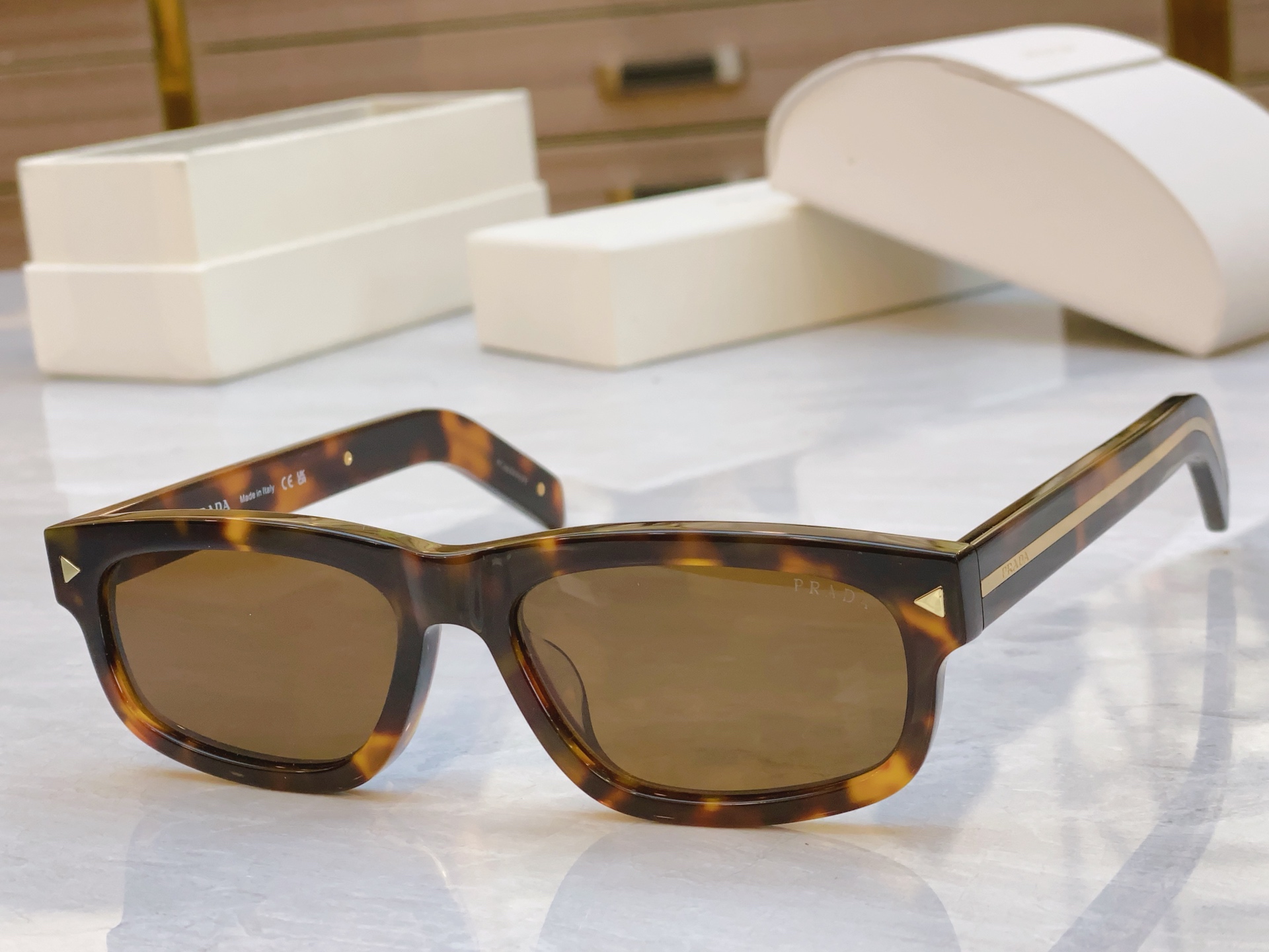 ，【PRAD*】普拉*达新款太阳镜🕶️，MODEL：PR B11SF，SIZE：55口18-145