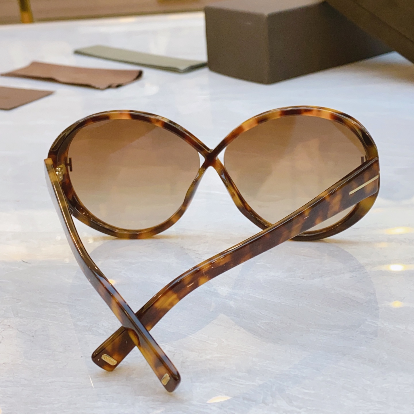 ，【TOM FOR*】汤姆*福特新款太阳镜🕶️，MODEL：FT 1116，SIZE：62口12-135