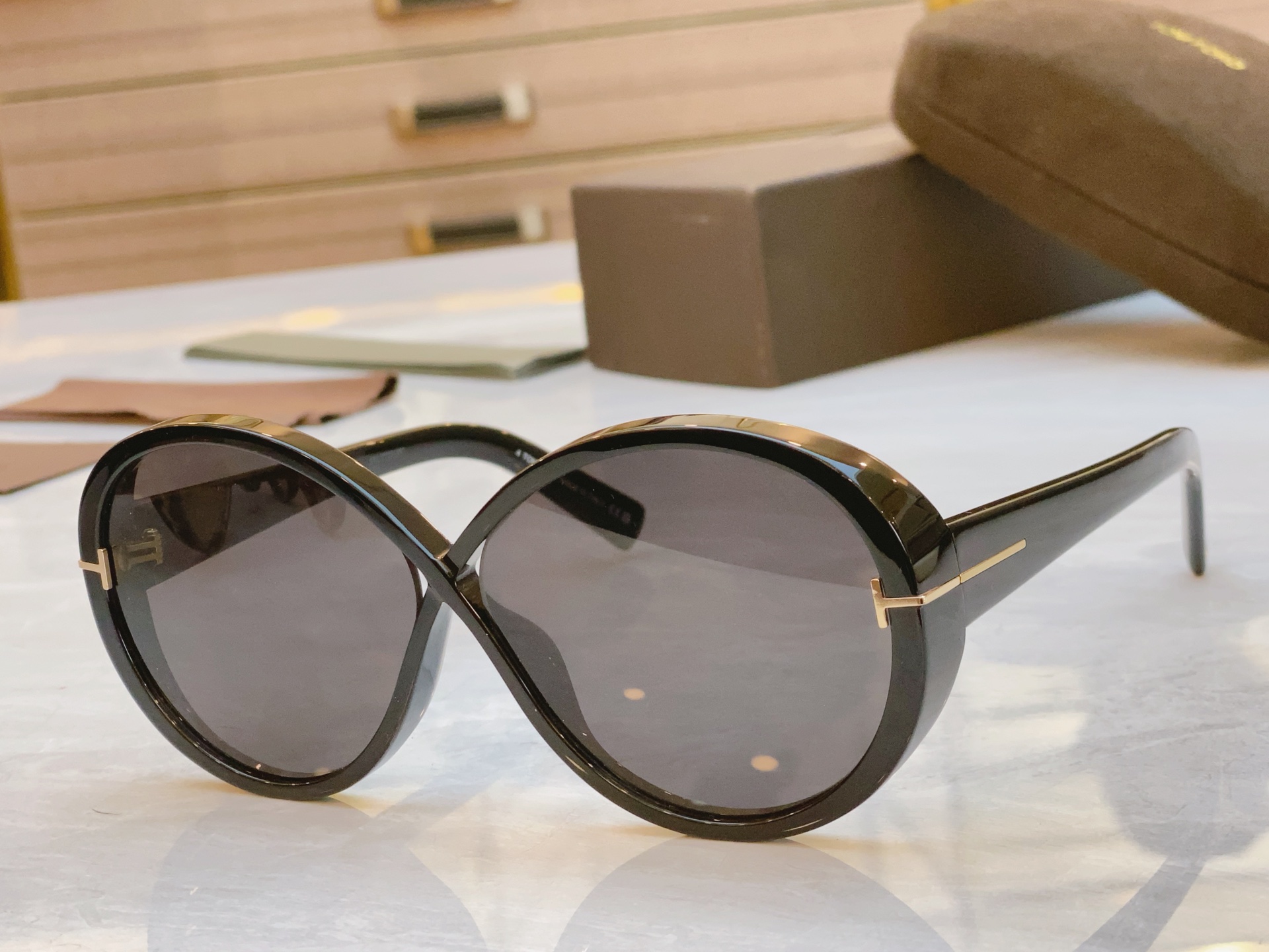 ，【TOM FOR*】汤姆*福特新款太阳镜🕶️，MODEL：FT 1116，SIZE：62口12-135