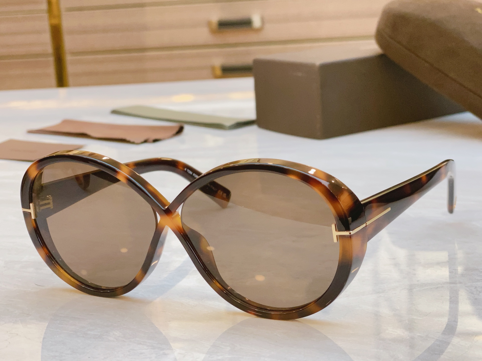 ，【TOM FOR*】汤姆*福特新款太阳镜🕶️，MODEL：FT 1116，SIZE：62口12-135
